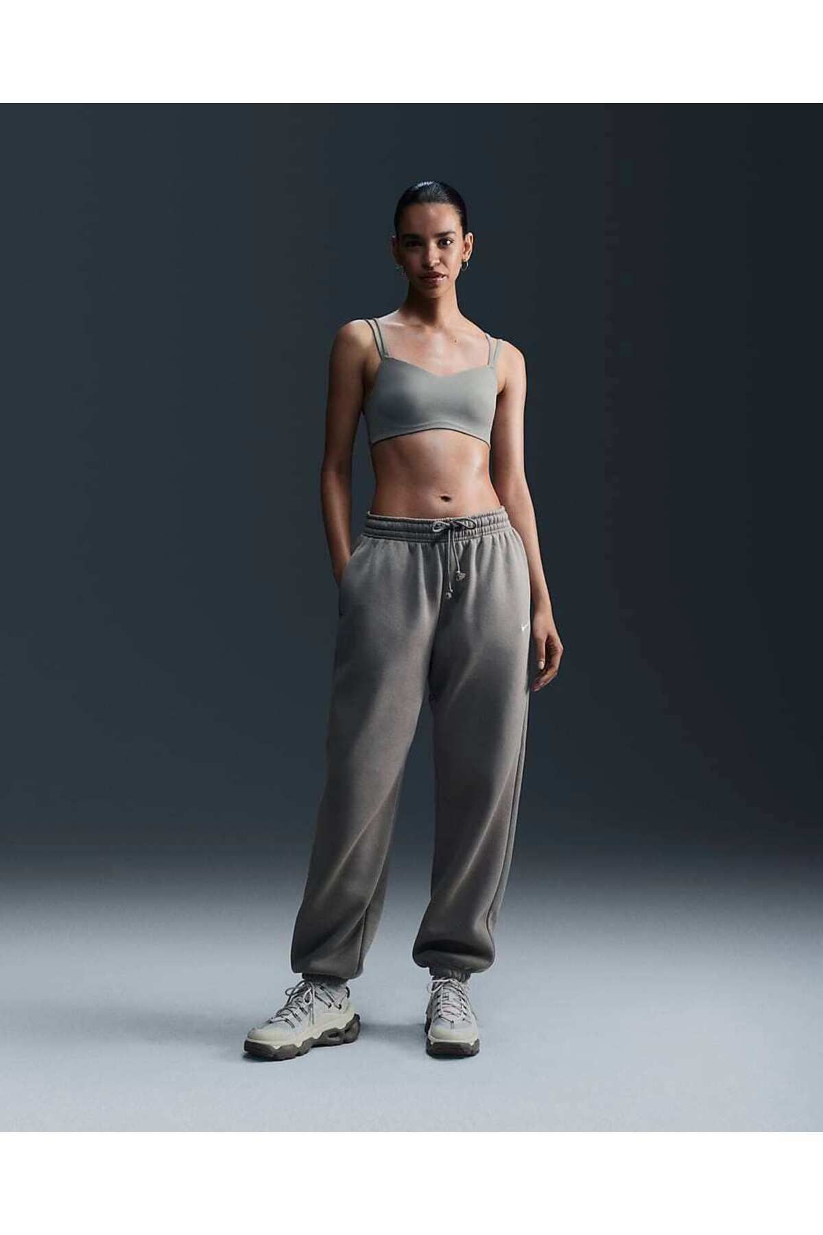 Nike-Zenvy Strappy Women's Light-Support Padded Sports Bra Green Women's Sports Bra 5