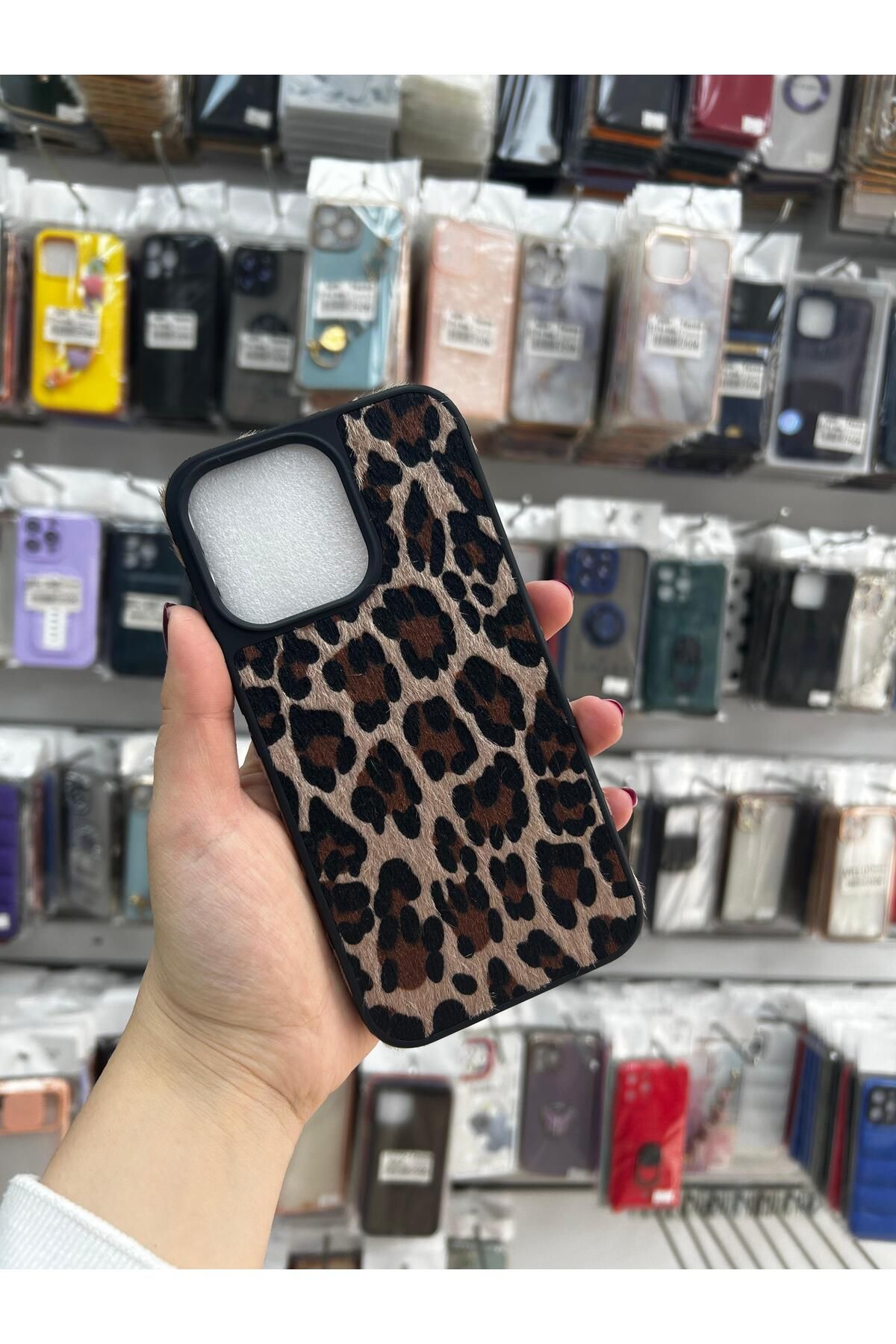 TECNOTREND Apple iPhone 14 PRO MAX Tüylü Leopar silikon kılıf
