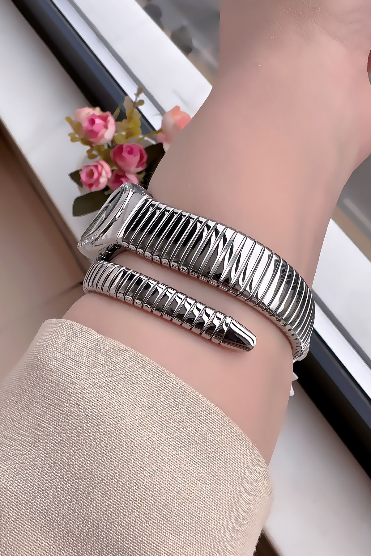 Homies-Snake Women's Wristwatch - Silver Color Steel Band Bracelet Hmby2049C4 5