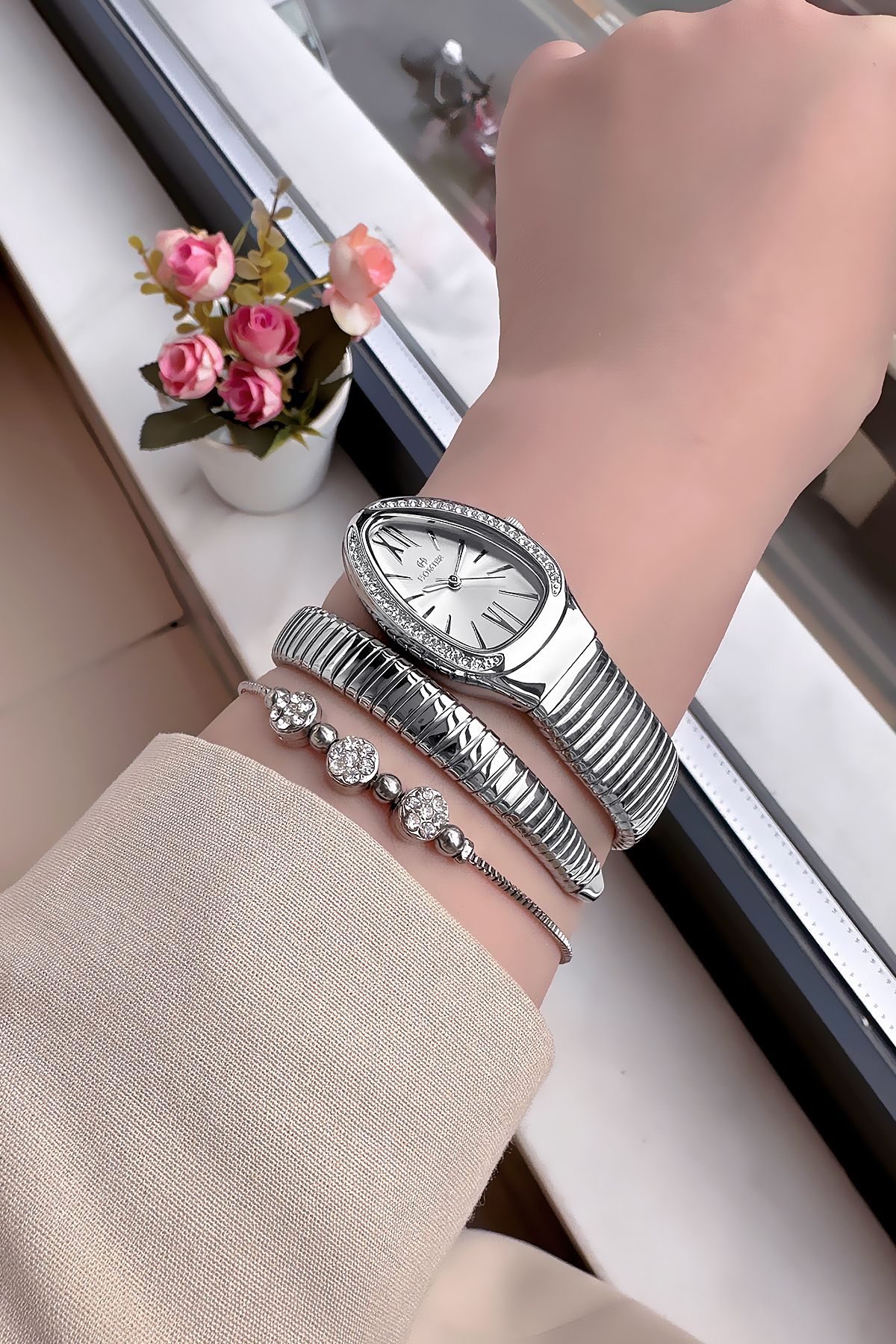 Homies-Snake Women's Wristwatch - Silver Color Steel Band Bracelet Hmby2049C4 4