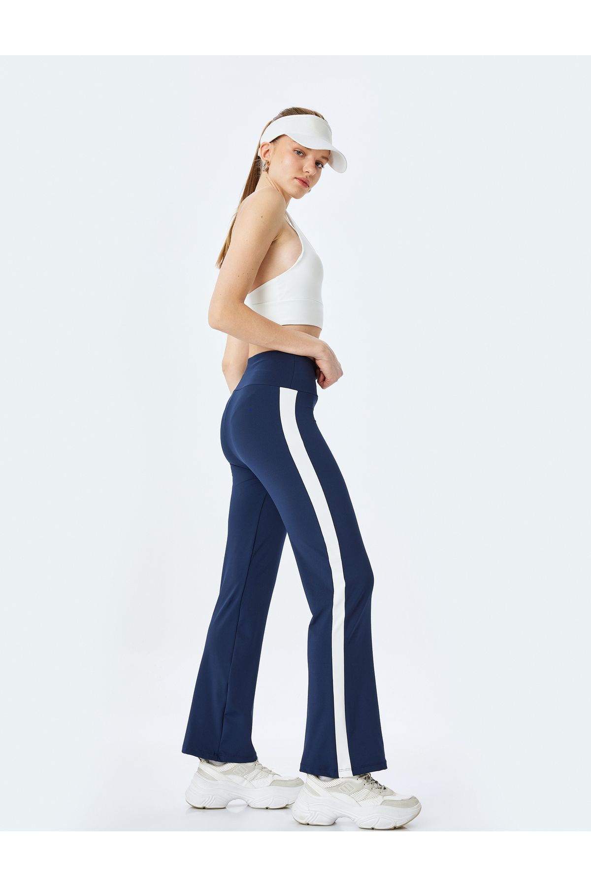 Koton Yeni Sezon Yüksek Bel İspanyol Paça Şerit Detaylı Slim Fit Spor Tayt