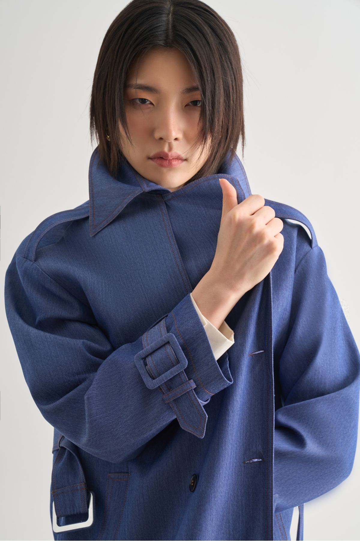 Mizalle-Denim Textured Long Indigo Blue Trench Coat 4