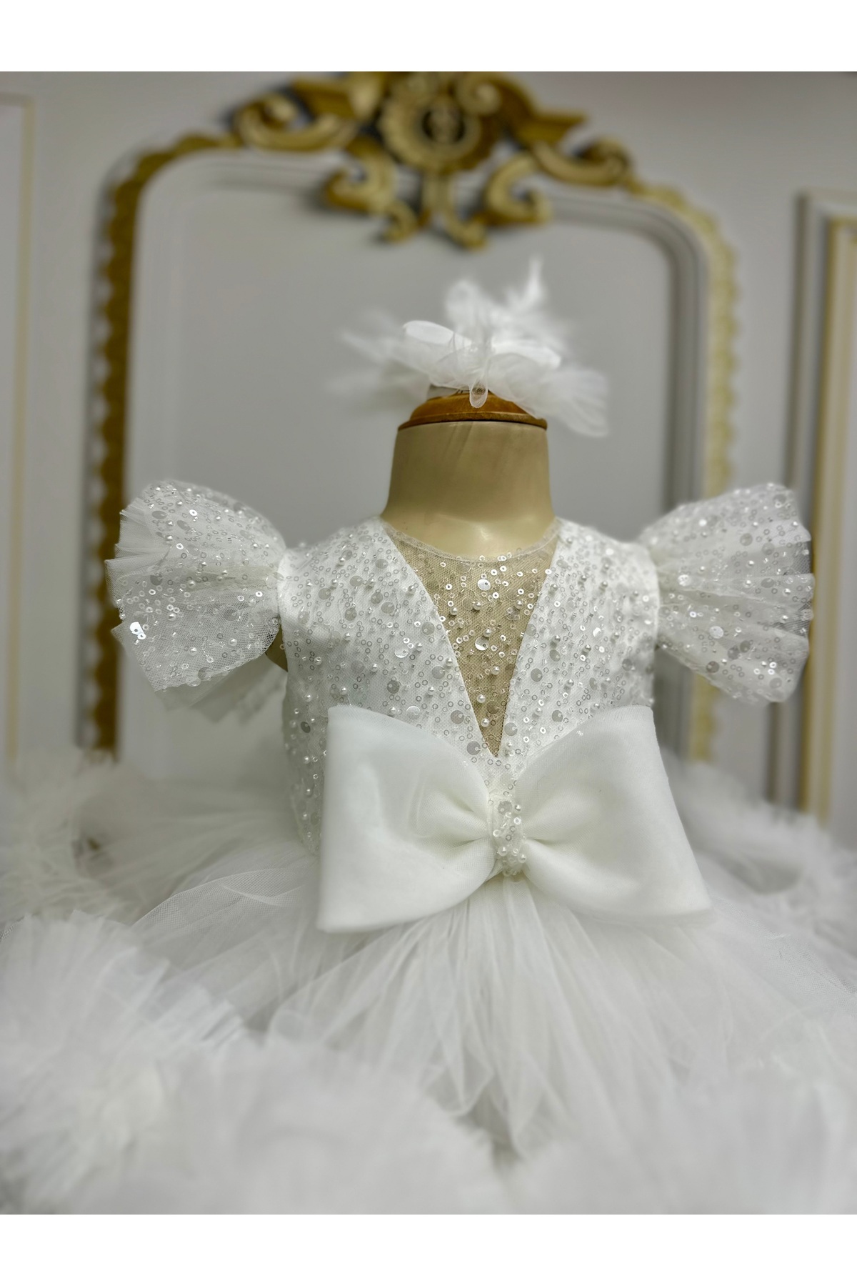 İlknur Karaca Design Beyaz boncuklu kız çocuk özel gün elbisesi
