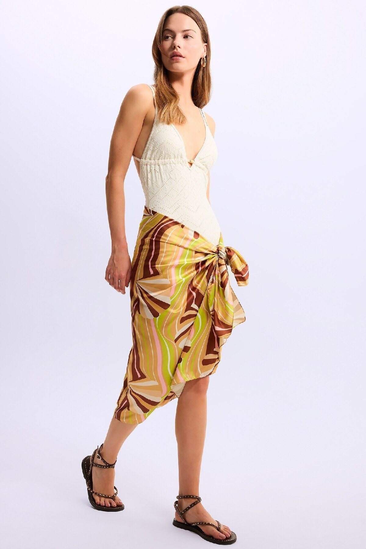 complete the look image