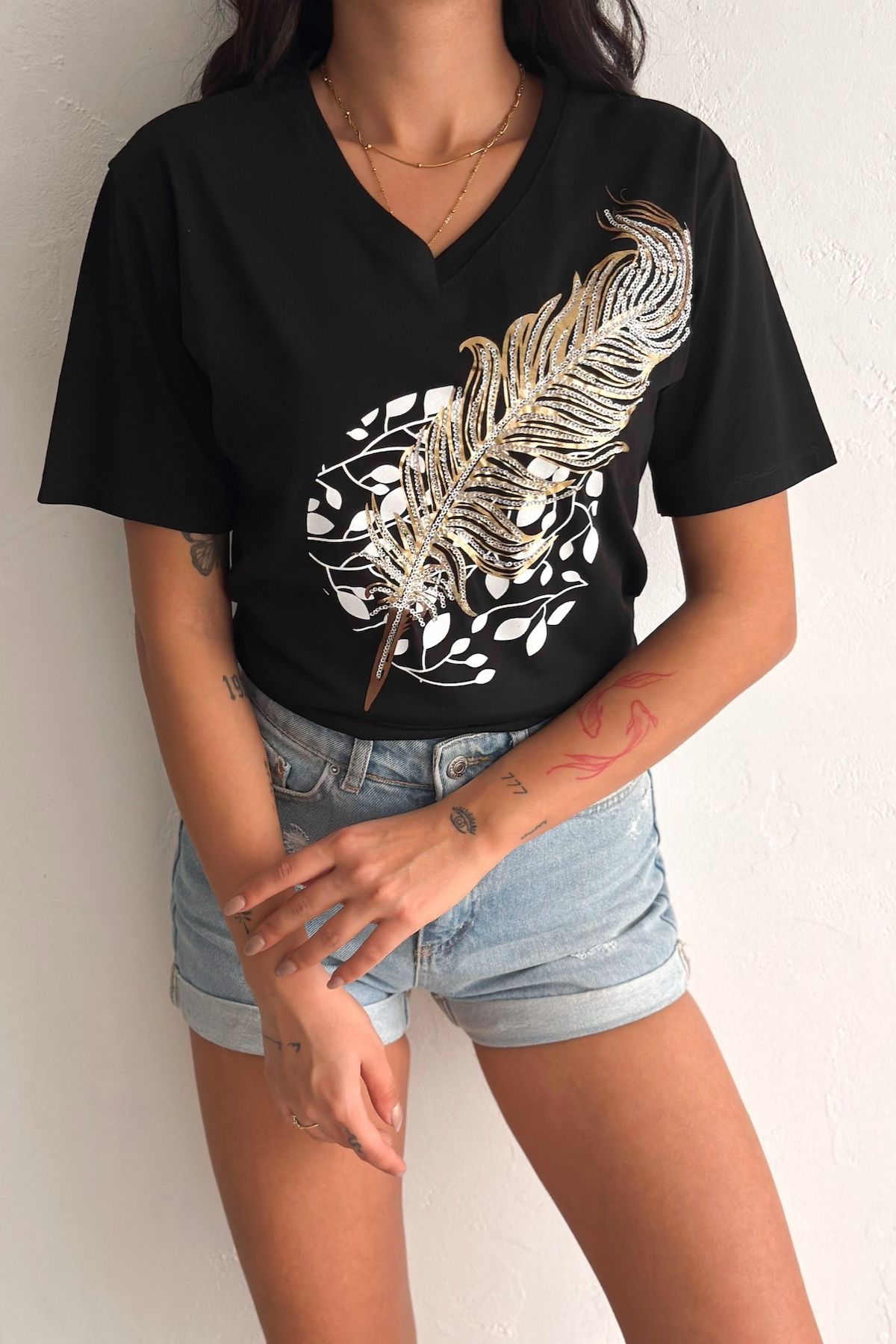 FEMELLE-Women's Black V-Neck Plus Size Feather Pattern Sequin Sequin Embroidered 100% Cotton T-Shirt 5