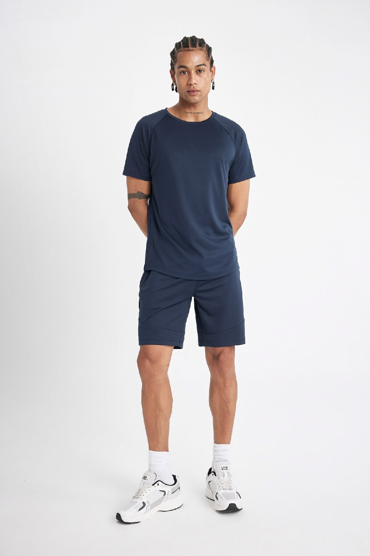 DeFacto-Slim-Fit-Sportshorts mit schmaler Passform – kurzes Bein B4737ax24au 3