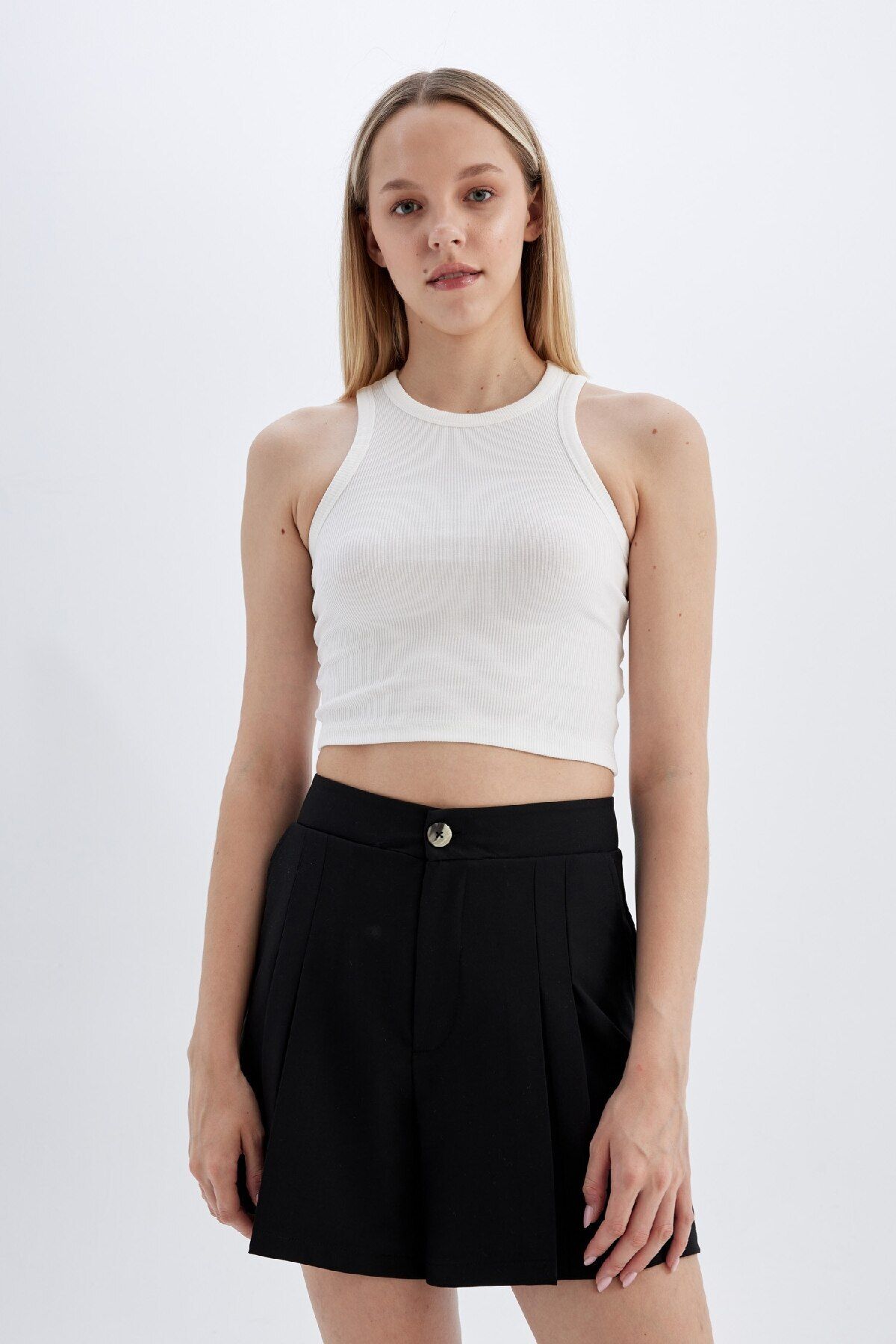 DeFacto-High Waist Pleated Regular Fit Shorts - D0963Ax24Sm 5