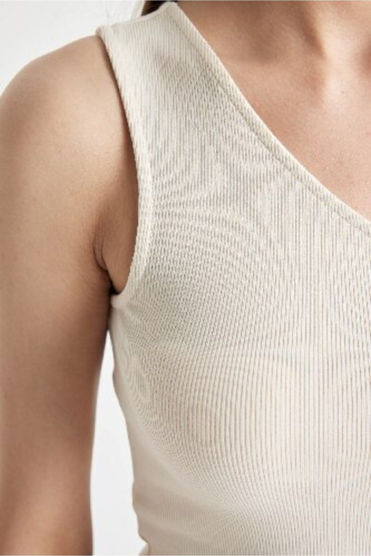 DeFacto-One Shoulder Slim Fit Camisole Undershirt - Basic Plain Corded A7453Ax24Sm 5