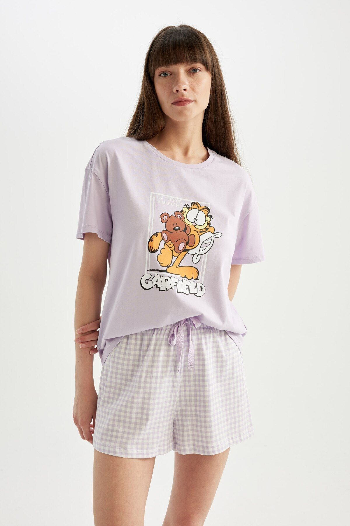 DeFacto-Garfield Patterned Regular Fit Short Sleeve Pajamas Set with Shorts - C7953AX24HS 4