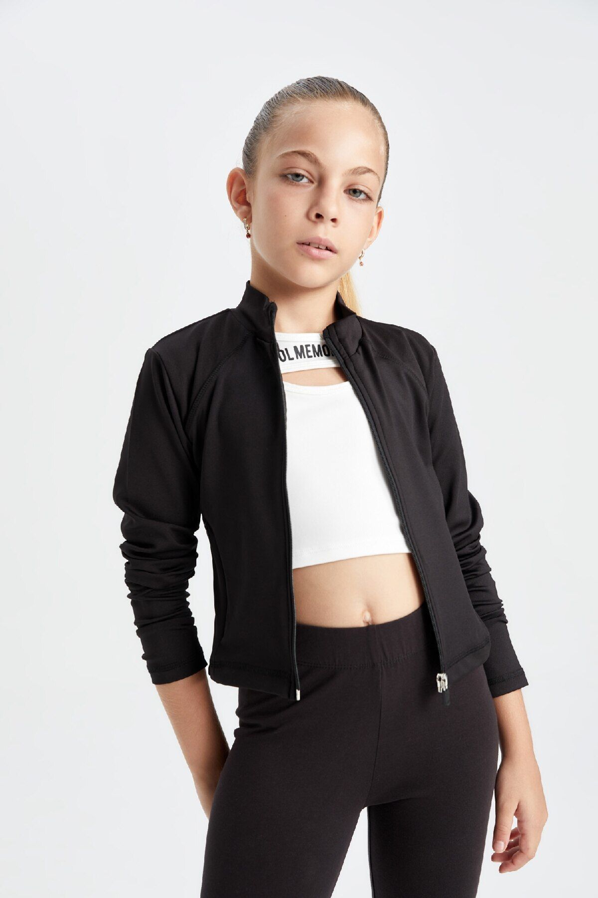 DeFacto-Schwarzer Basic-Cardigan mit Reißverschlusstaschen und Stehkragen für Mädchen D2758a824au 1