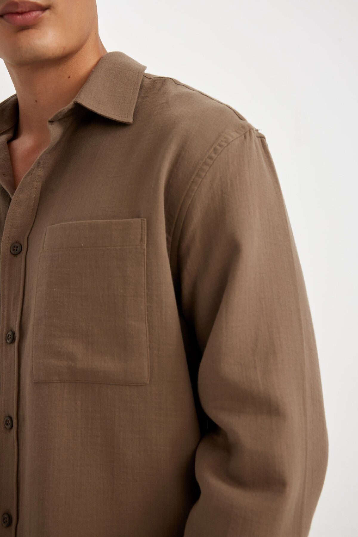DeFacto-Normale Passform, einfaches Baumwoll-Langarmshirt D2619ax24au 4