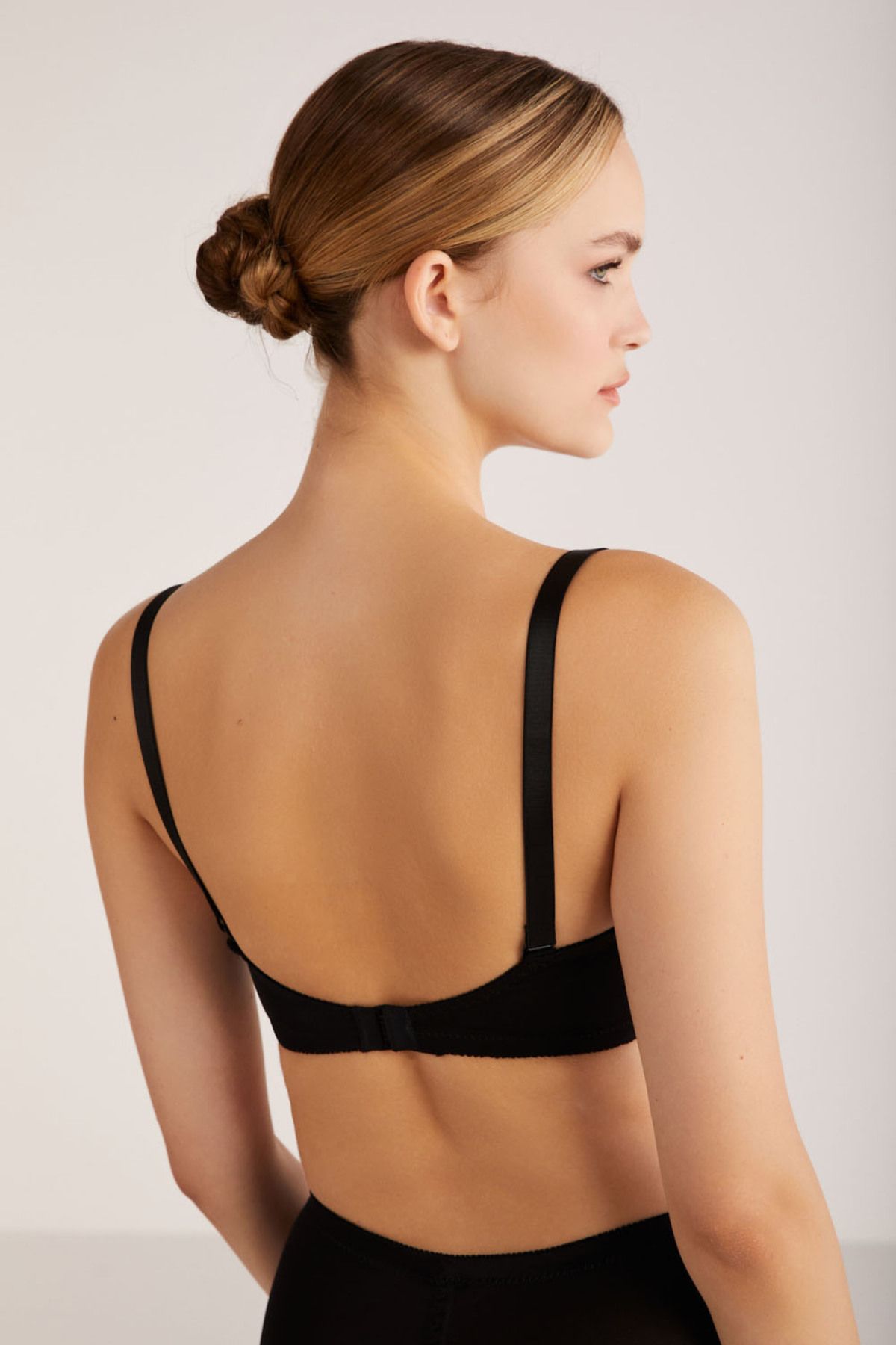 Kom-Soft Covered Unpadded and Unpadded Bra with Detachable Straps 3