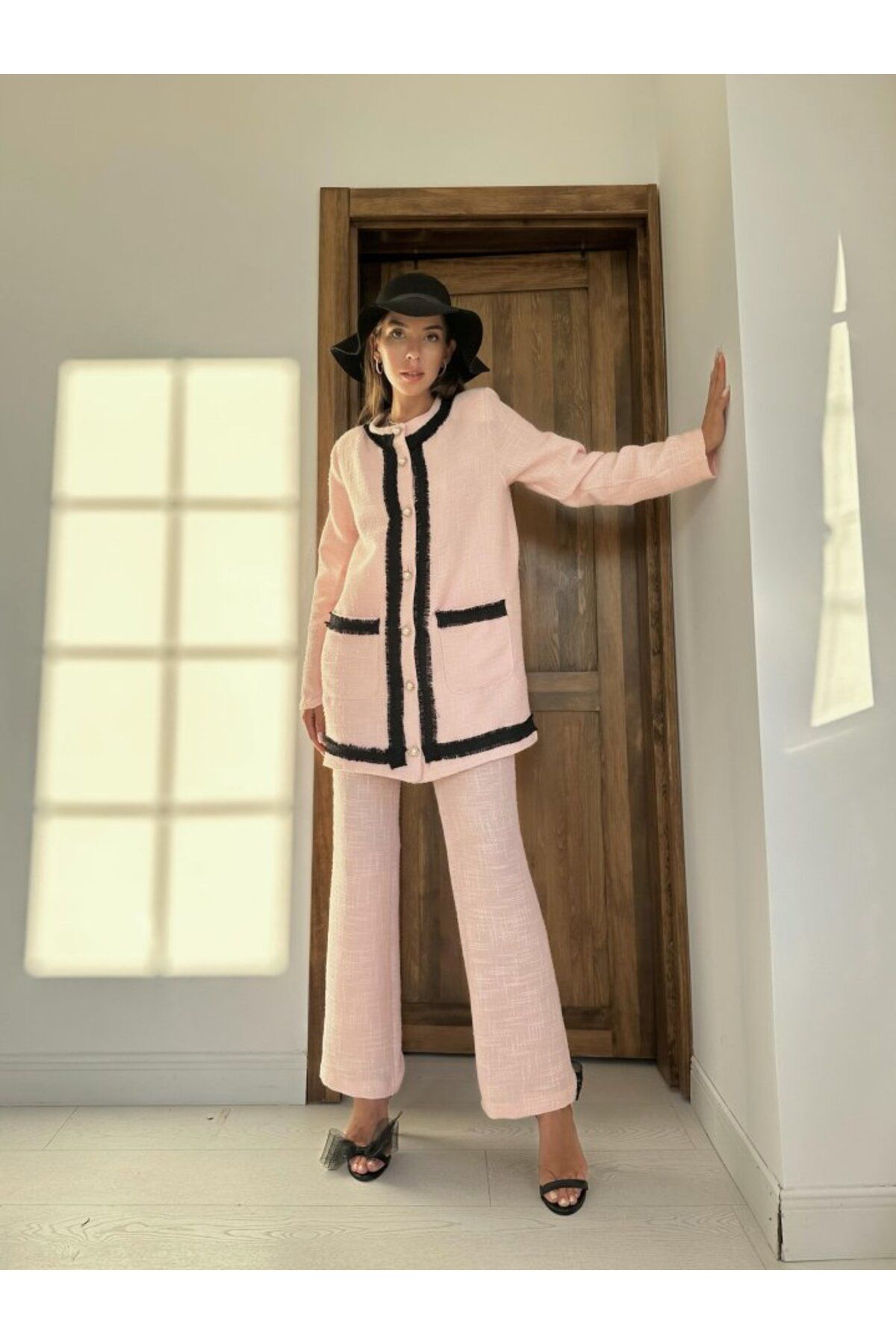 COjans Pembe Siyah Şeritli Yakasız Ceket Ve Pantolon Takım