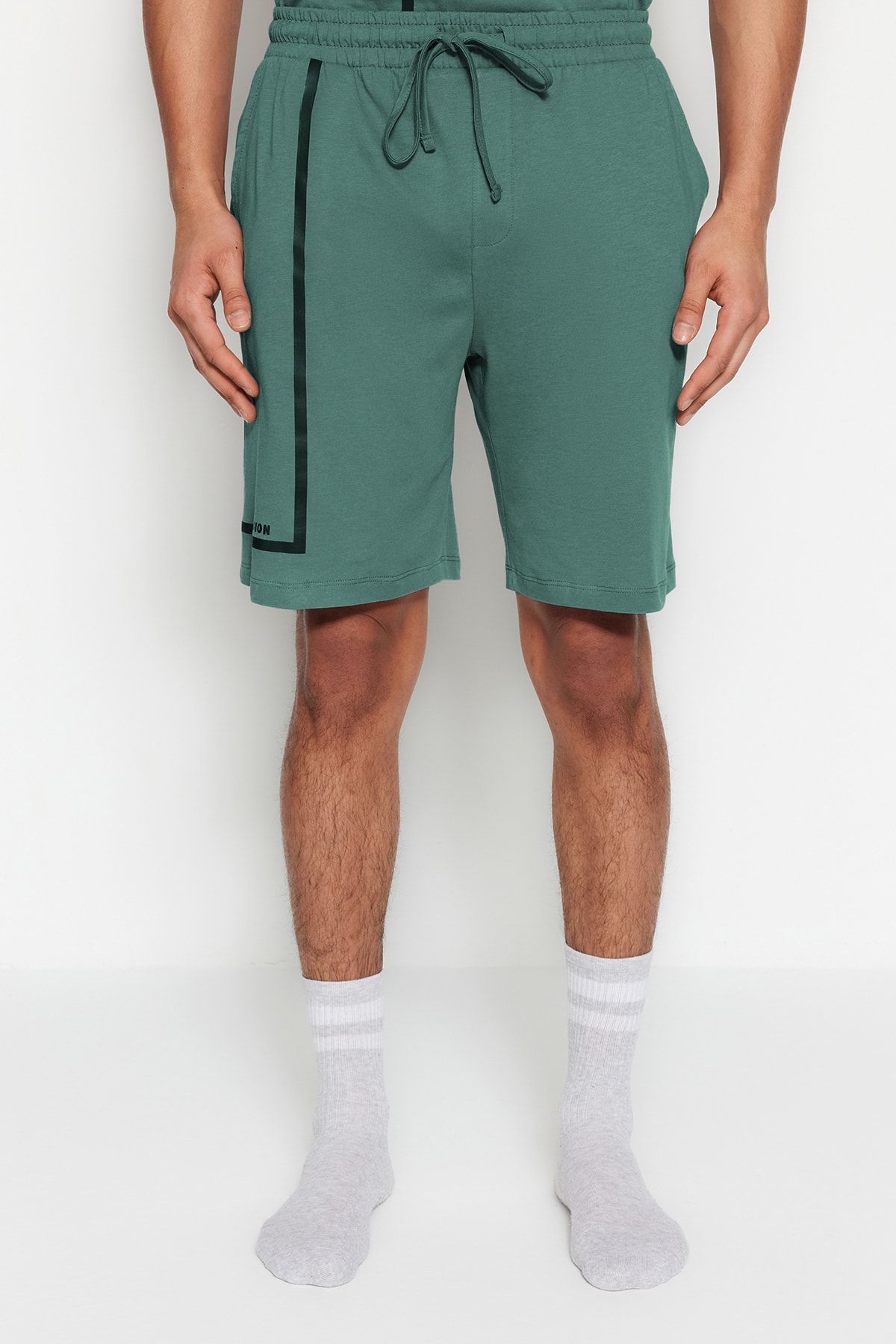 Trendyol Collection-Set de pijamale cu pantaloni scurți tricotați cu imprimeu, verde, cu croiala normală TMNSS23PT00017 4