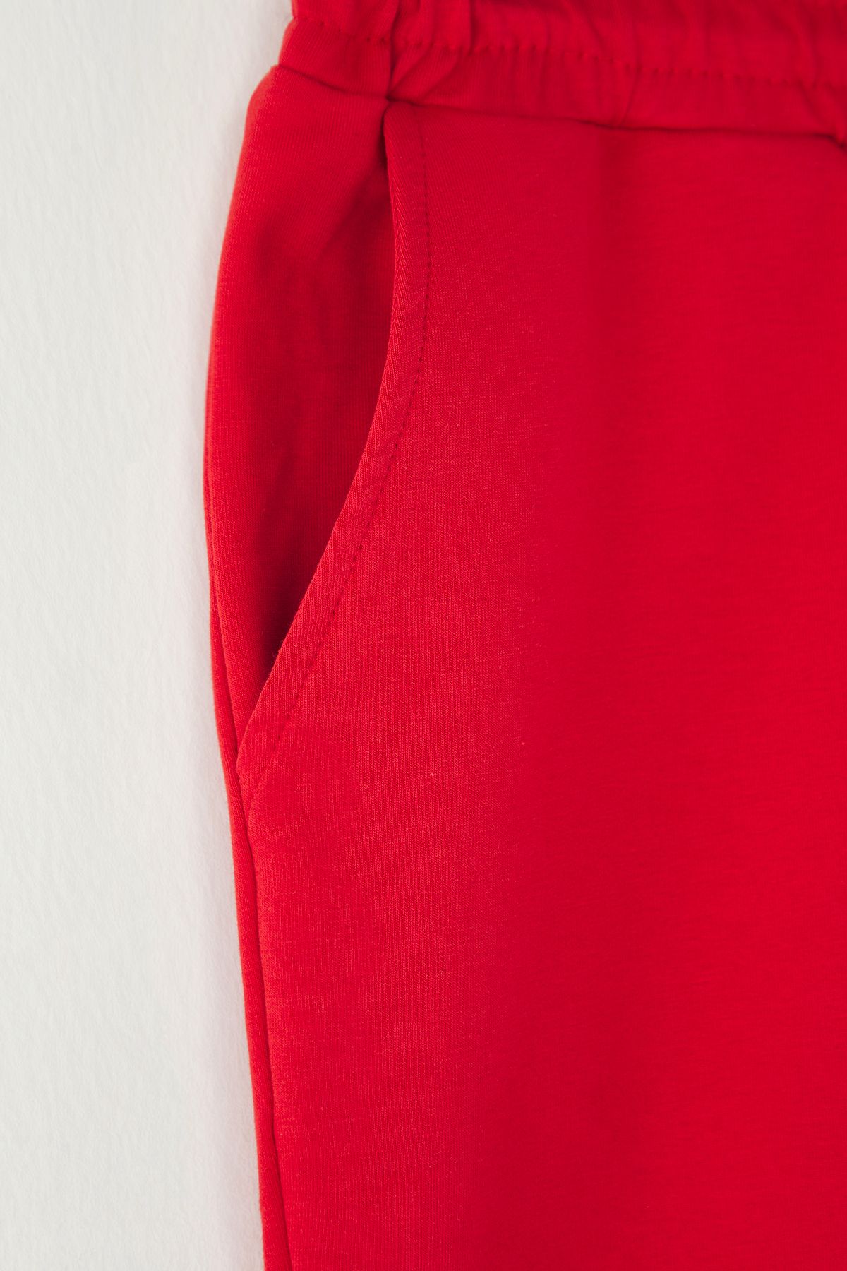 Trendyol Collection-Piros Basic normál közepes/normál szabású egyenes rövidnadrág TMNSS20SR0068 8