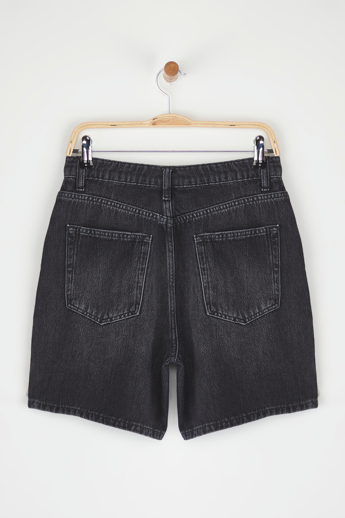 Trendyolmilla  Siyah Normal Bel Denim Bermuda TWOSS25SR00180 - Görsel 7