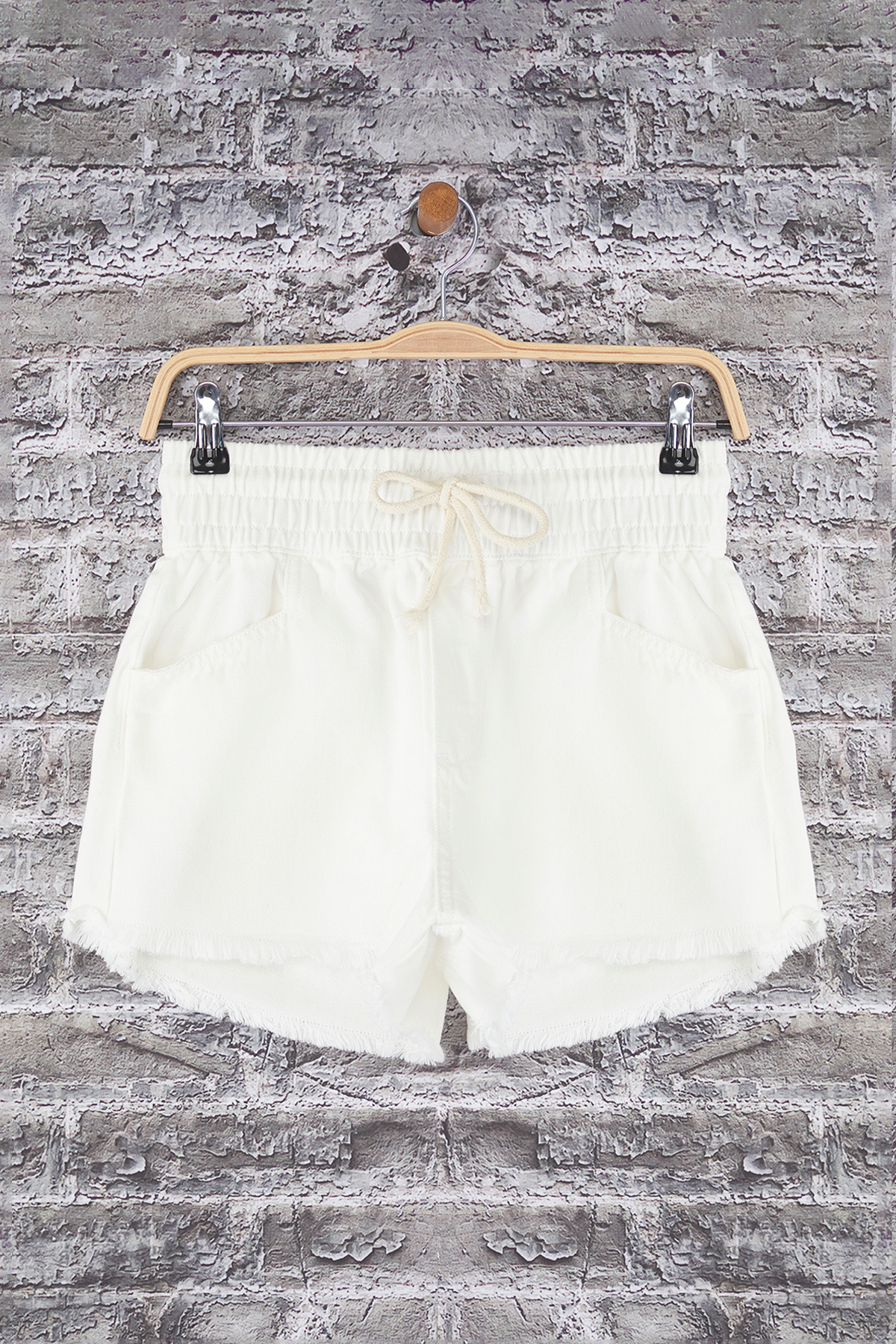 Trendyolmilla  Beyaz Yüksek Bel Bağlamalı Mini Denim Şort TWOSS25SR00156 - Görsel 5