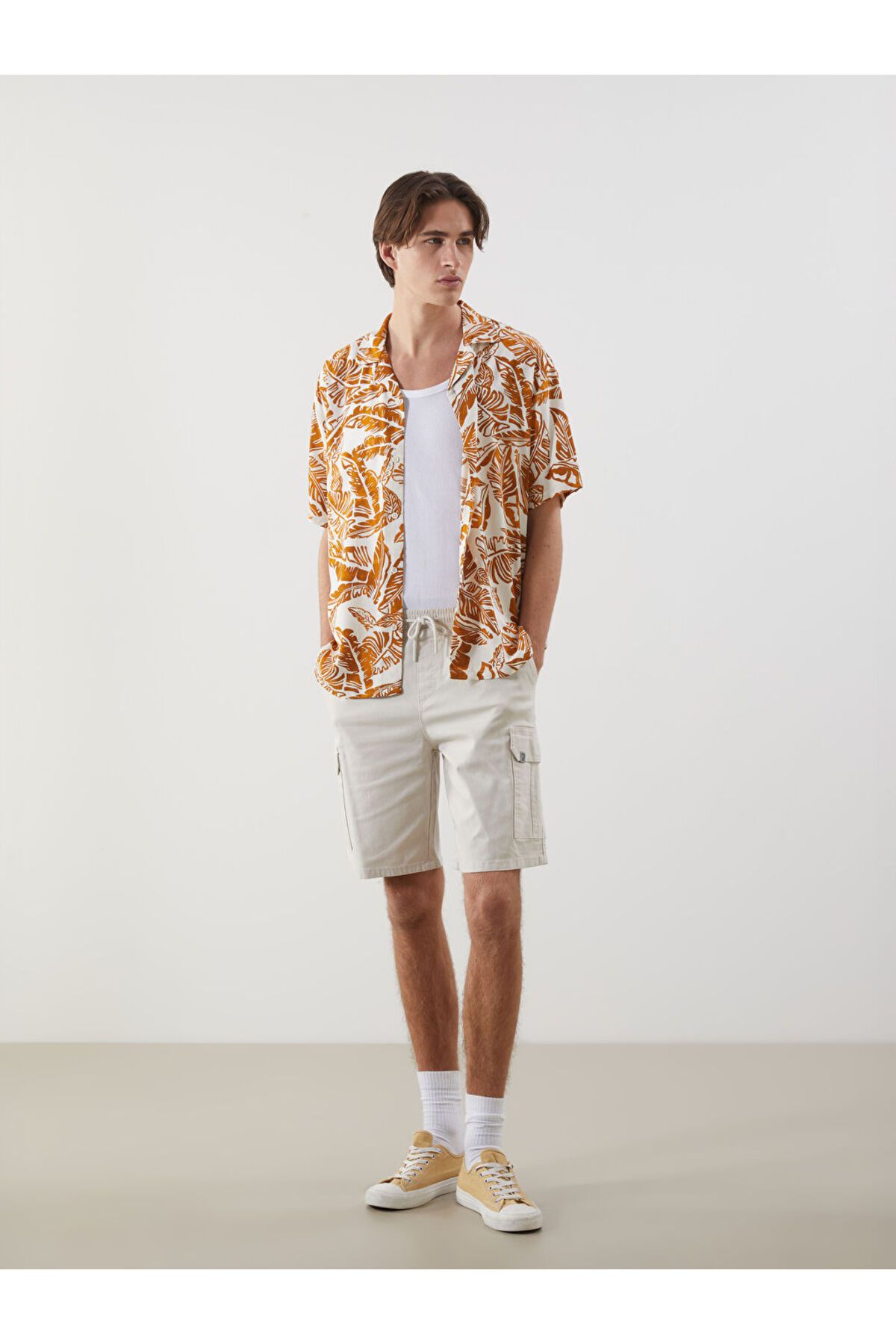 LC Waikiki Yeni Sezon Standart Kalip Gabardin Erkek Kargo Sort - S55665Z8