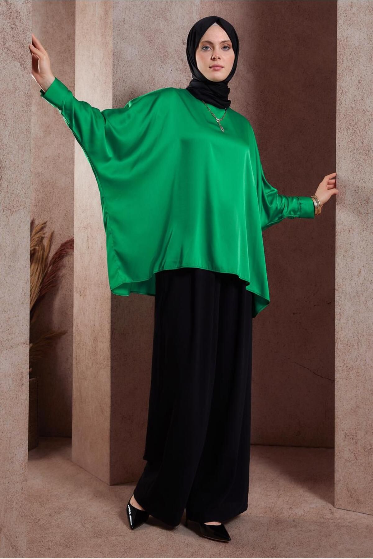 بلوز ساتن آستین خفاشی 44410 Alvina