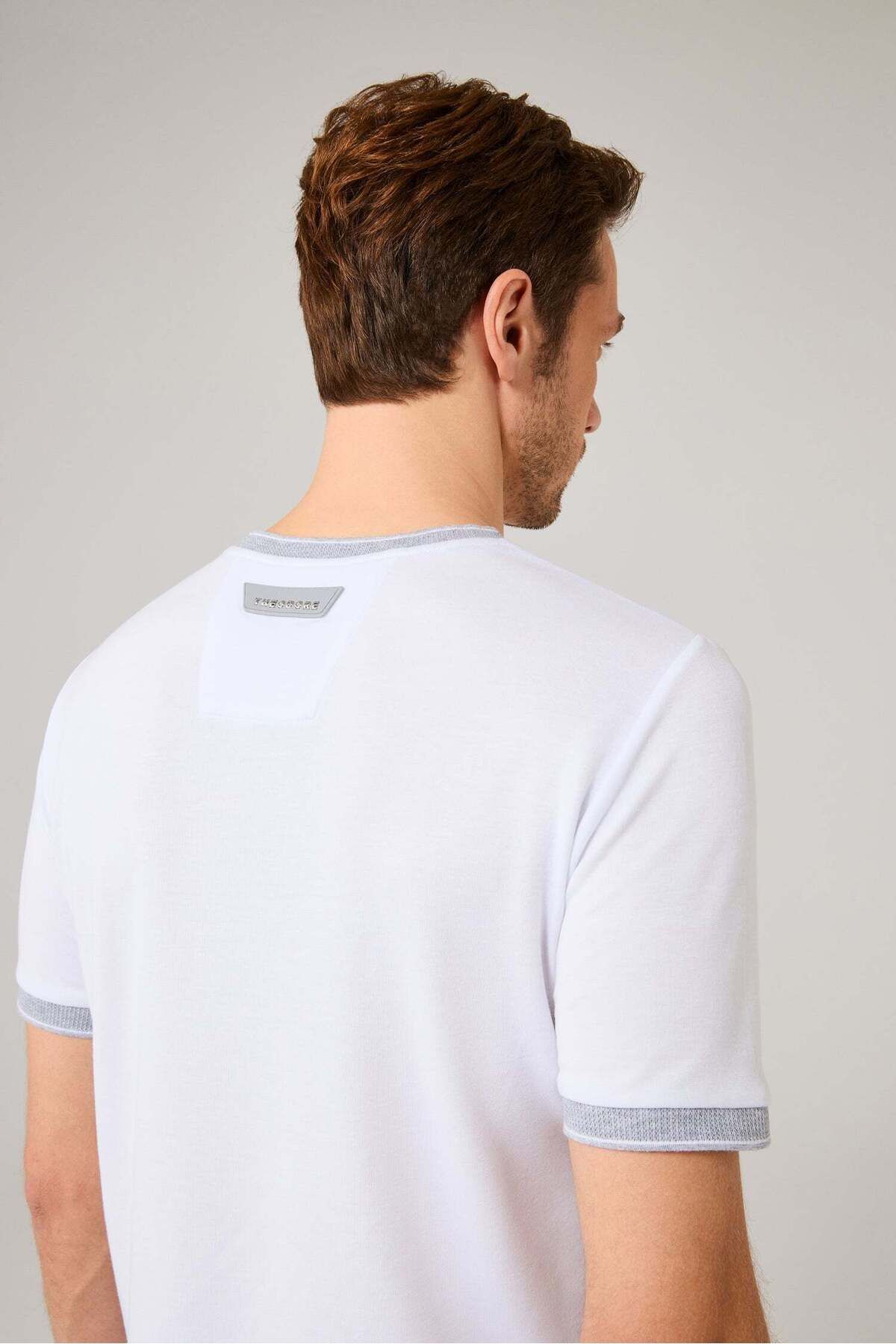 Theodore-The White T-shirt 6