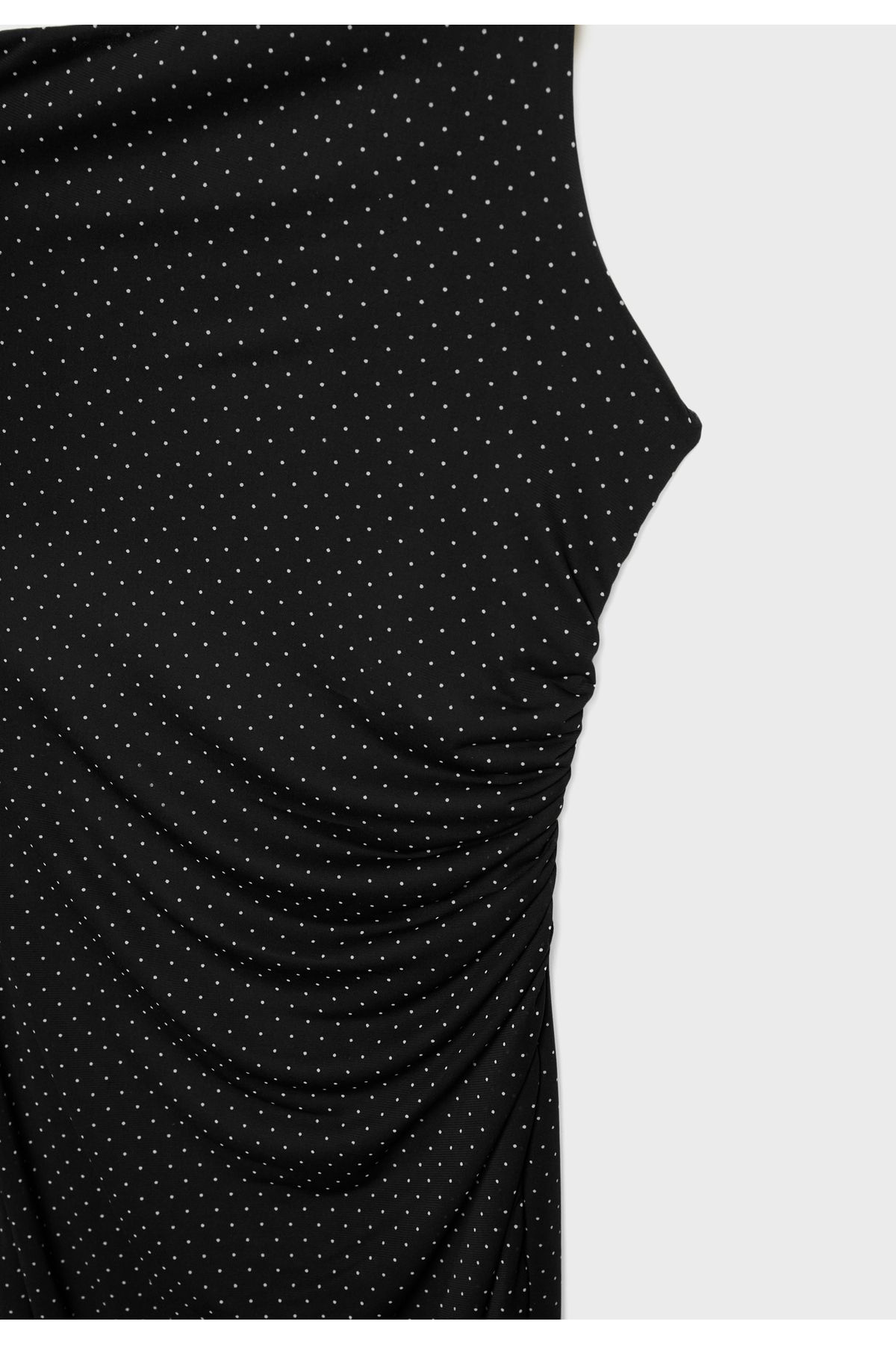 Stradivarius-فستان متوسط الطول منقط غير متماثل 7