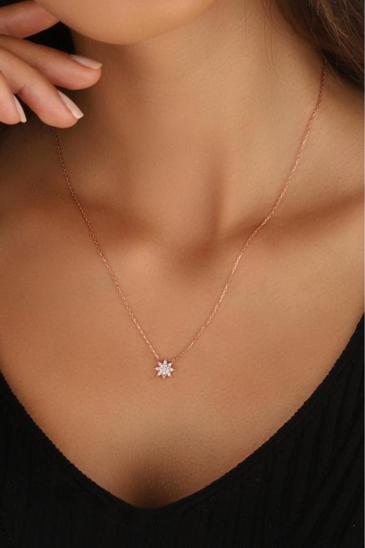 Mistik Silver Beyaz Zirkon Taşlı Küçük Yıldız Gümüş Kolye
