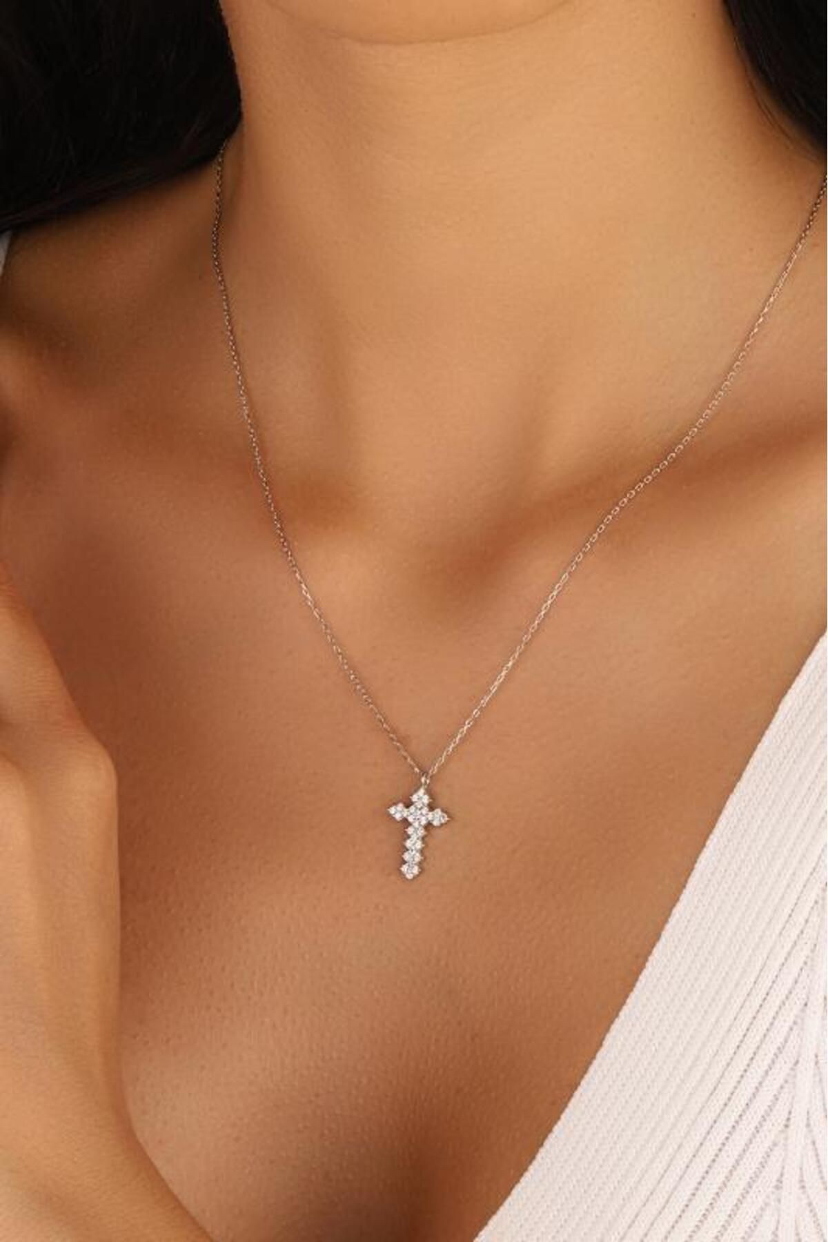 Mistik Silver Taşlı Haç Gümüş Kolye