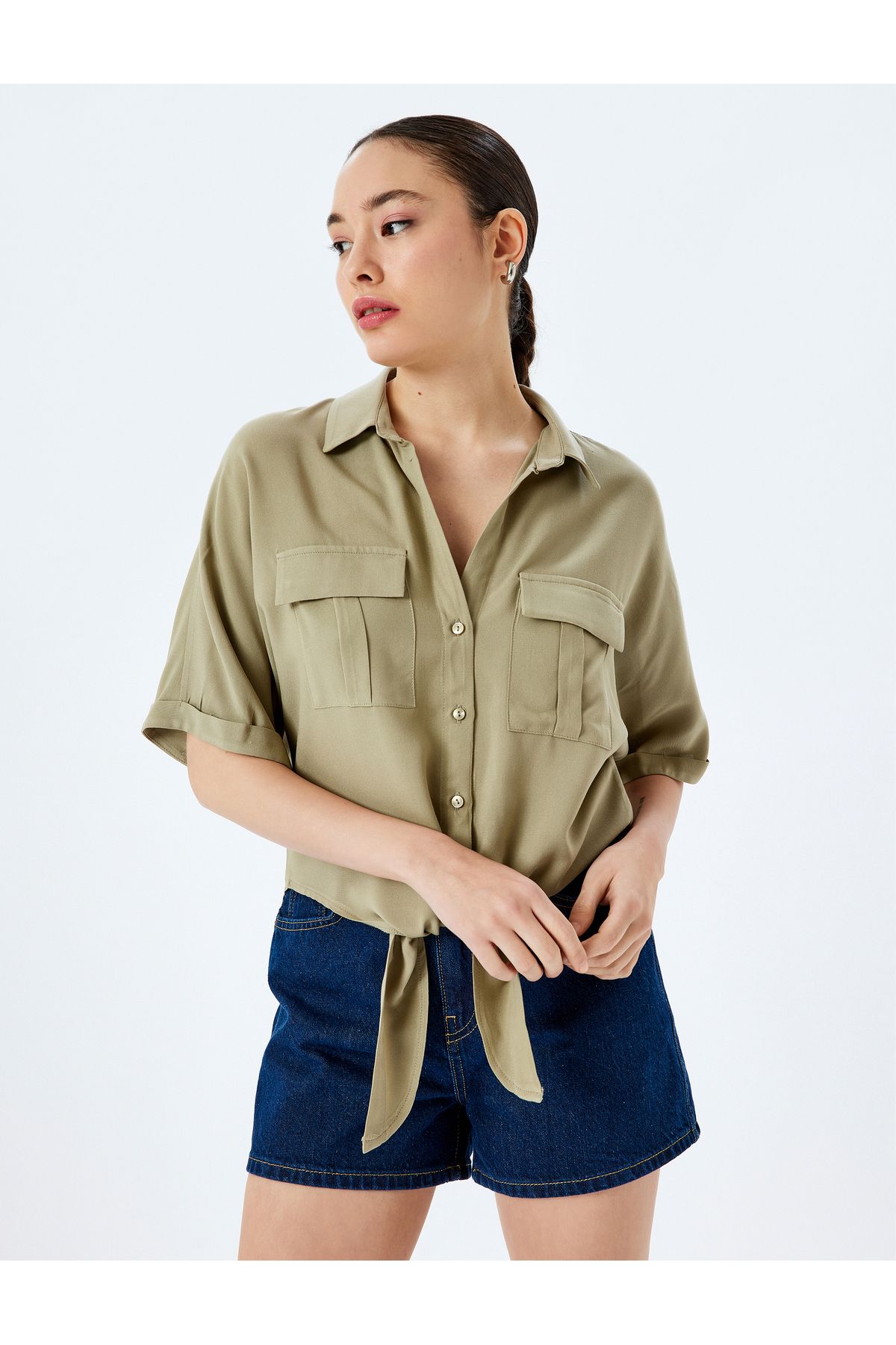 Koton Yeni Sezon Bağlama Detaylı Viskon Kısa Kollu Crop Oversize Gömlek