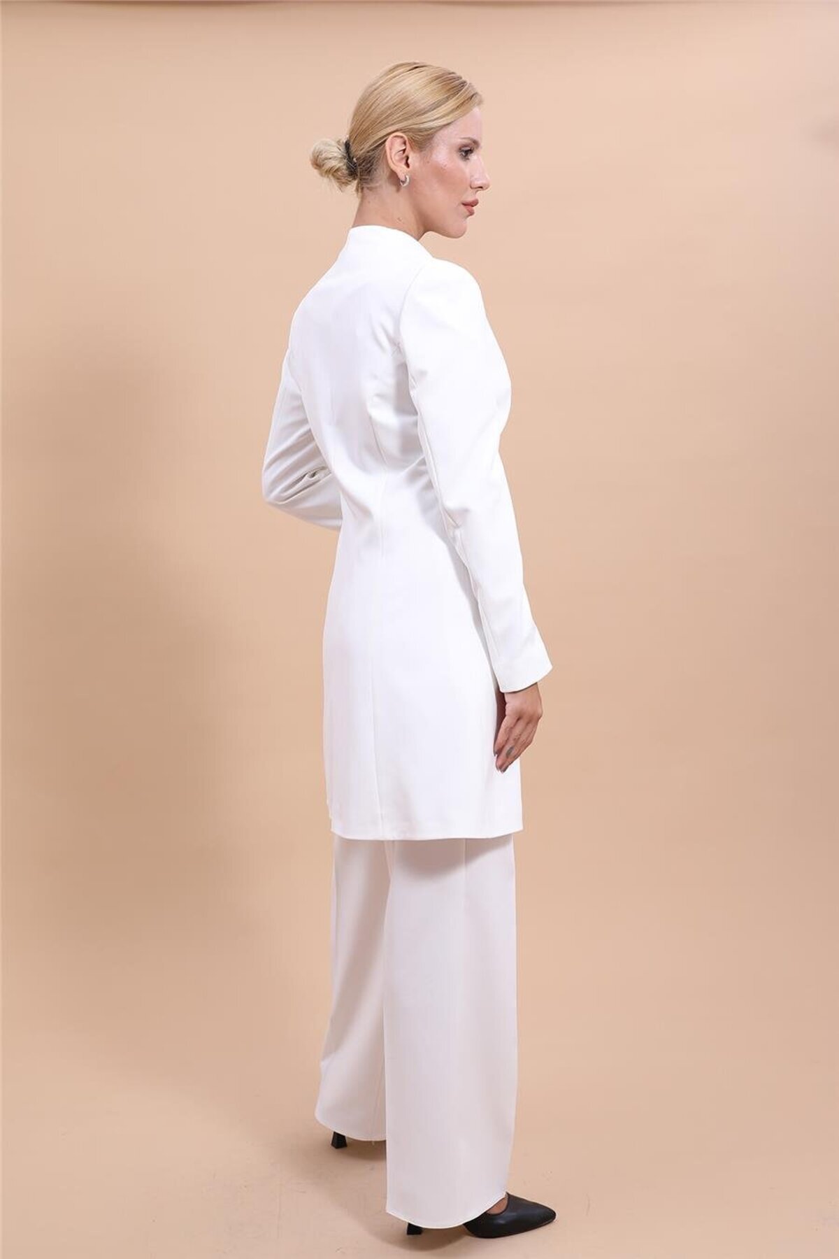 ÖNDER ÖZSOY-Plus Size - Long Collarless Jacket & Wide Leg Pants Set-White 3