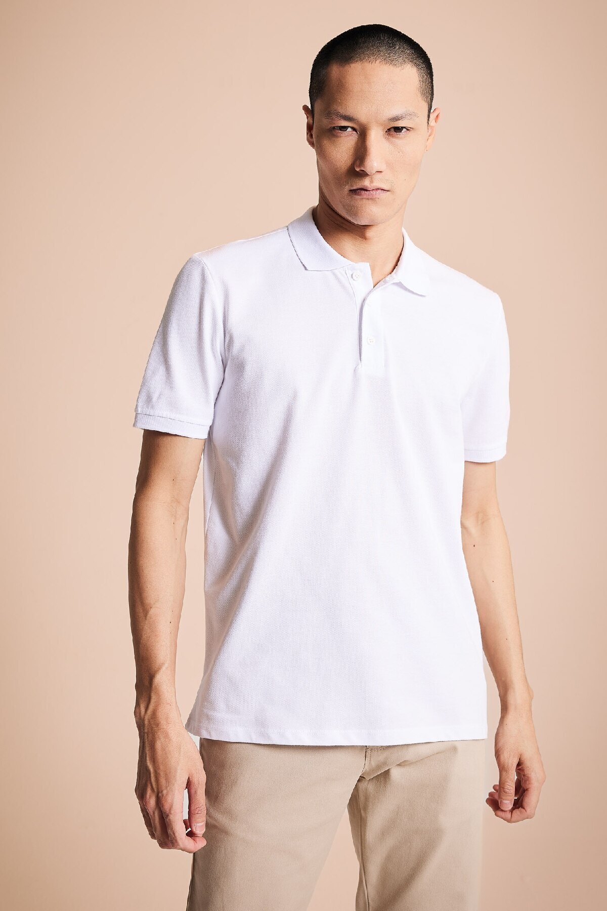 DeFacto-Normale Passform, kurze Ärmel, 100 % Baumwolle, einfaches, schlichtes Polo-T-Shirt M7676az23sp 3