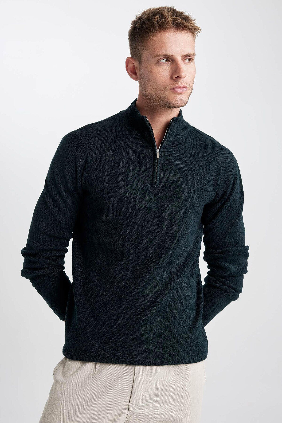 DeFacto-Basic-Strickpullover mit Stehkragen und Reißverschluss – Standard Fit A5184ax23wn 7