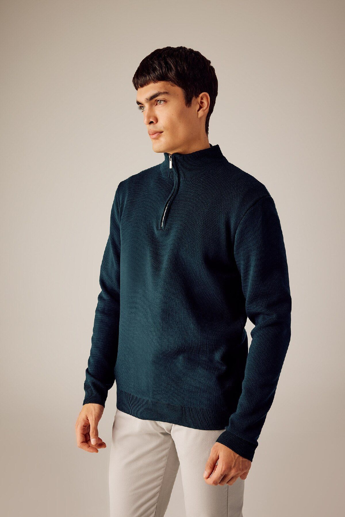 DeFacto-Basic-Strickpullover mit Stehkragen und Reißverschluss – Standard Fit A5184ax23wn 2