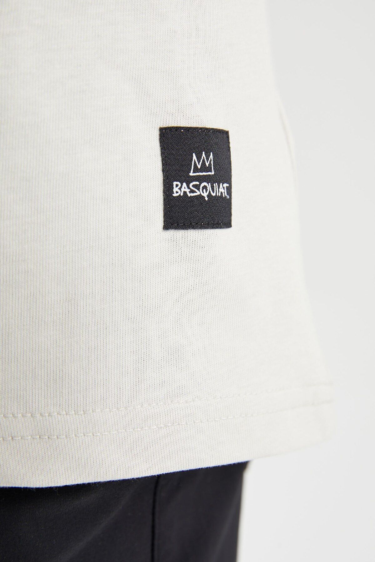 DeFacto-Jean Michel Basquiat Oversize Crew Neck Back Print T-Shirt A9427Ax23Hs 6