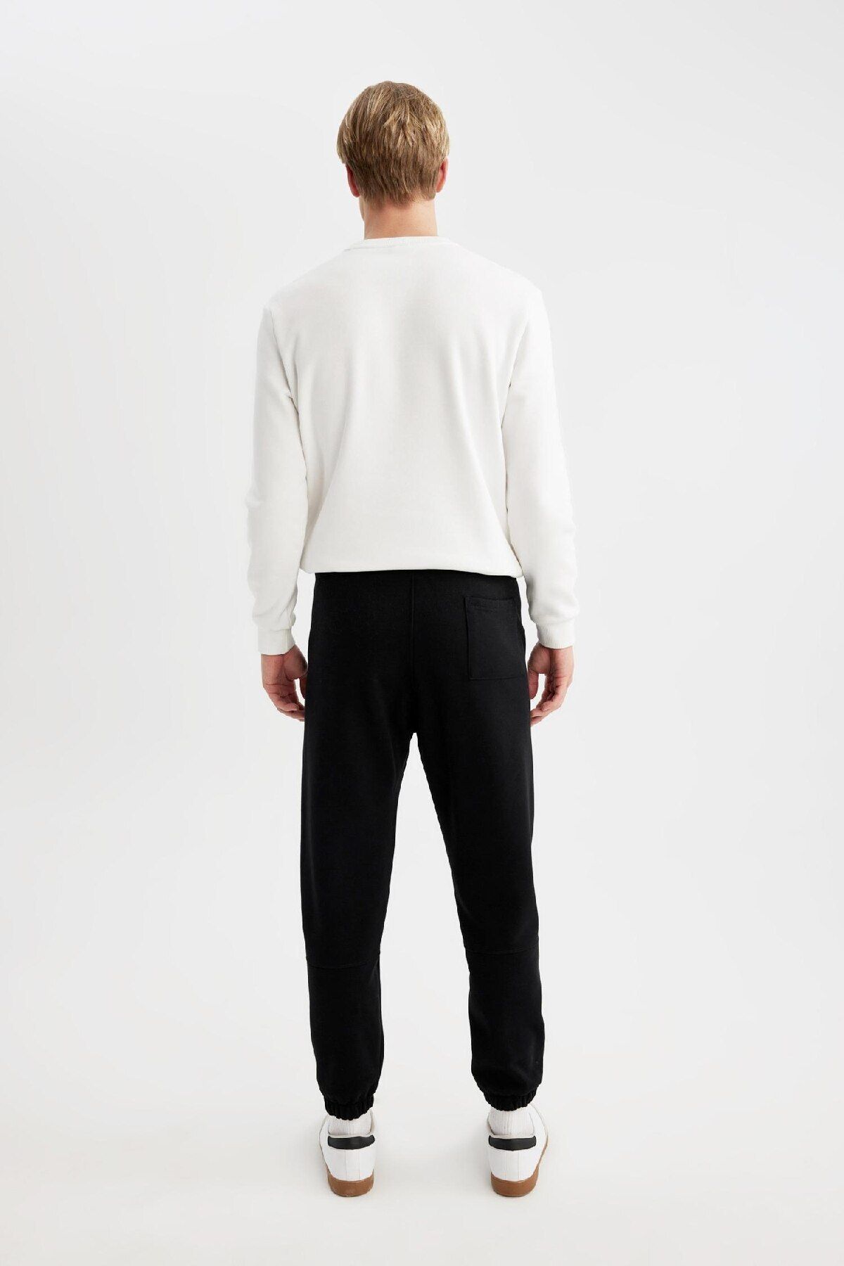 DeFacto-Regular Fit Sweatpants Pockets Lace up Waist Elastic Leg B6155Ax24Sp 8
