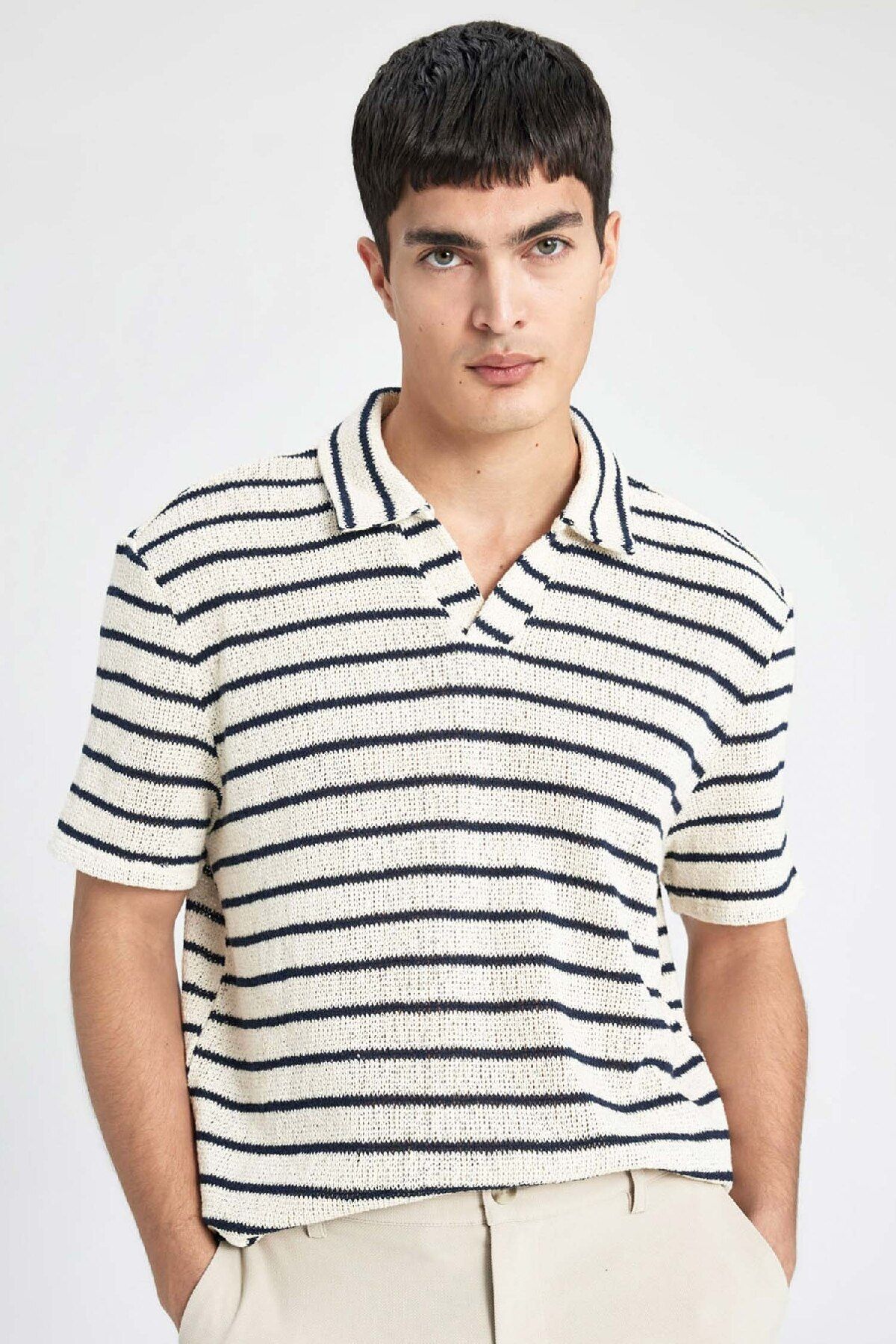 DeFacto T-shirt Polo W Paski Z Krótkim Rękawem O Regularnym Kroju Mężczyzna - L