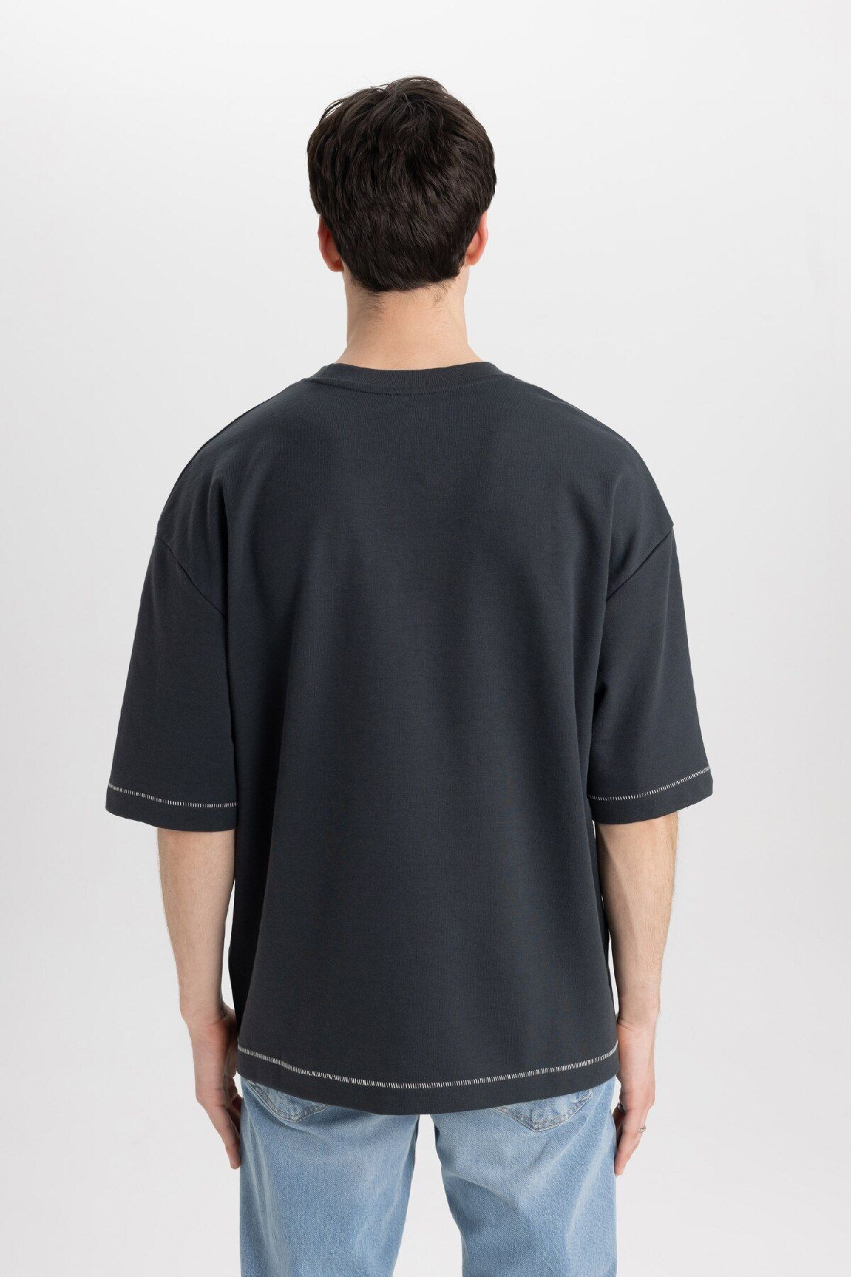 DeFacto-Locker geschnittenes, kurzärmliges T-Shirt aus schwerem Stoff mit Rundhalsausschnitt C0147ax24sp 6