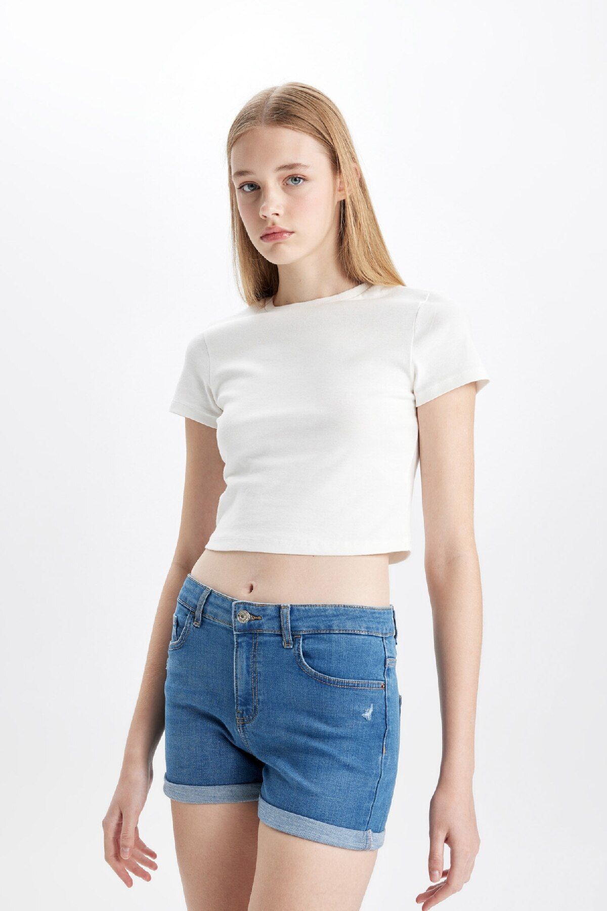 DeFacto-High Waist Umgeschlagenes Bein - Jeans Shorts B9195AX24SM 3