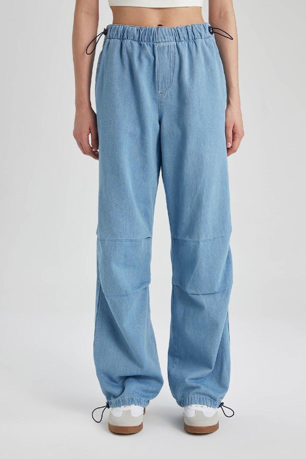 Jogger Yüksek Bel Bilek Boy Paraşüt Jean Pantolon C1321ax24sm