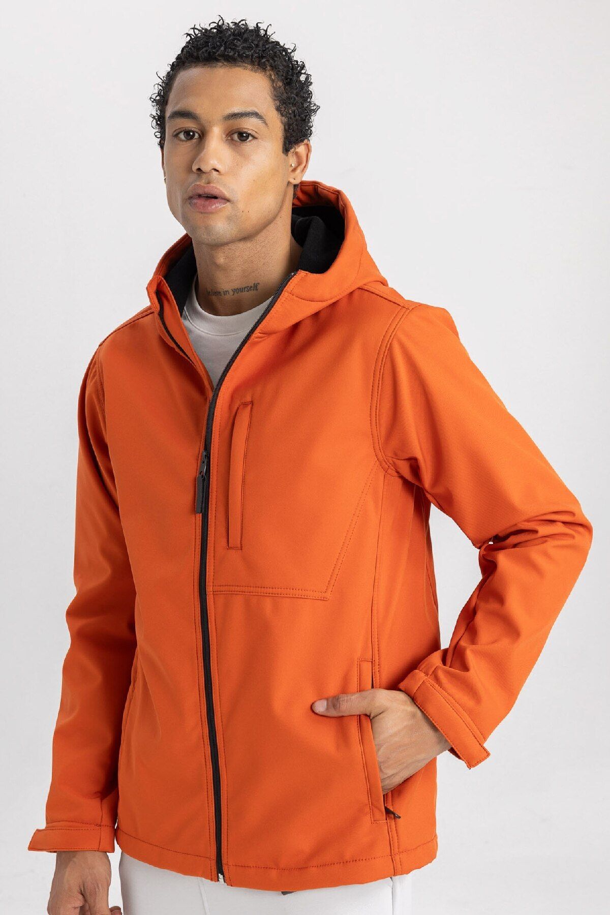 DeFacto-Softshell-Mantel – wasserabweisend, winddicht, Kapuzenpullover, Reißverschluss C3071ax24sp 1