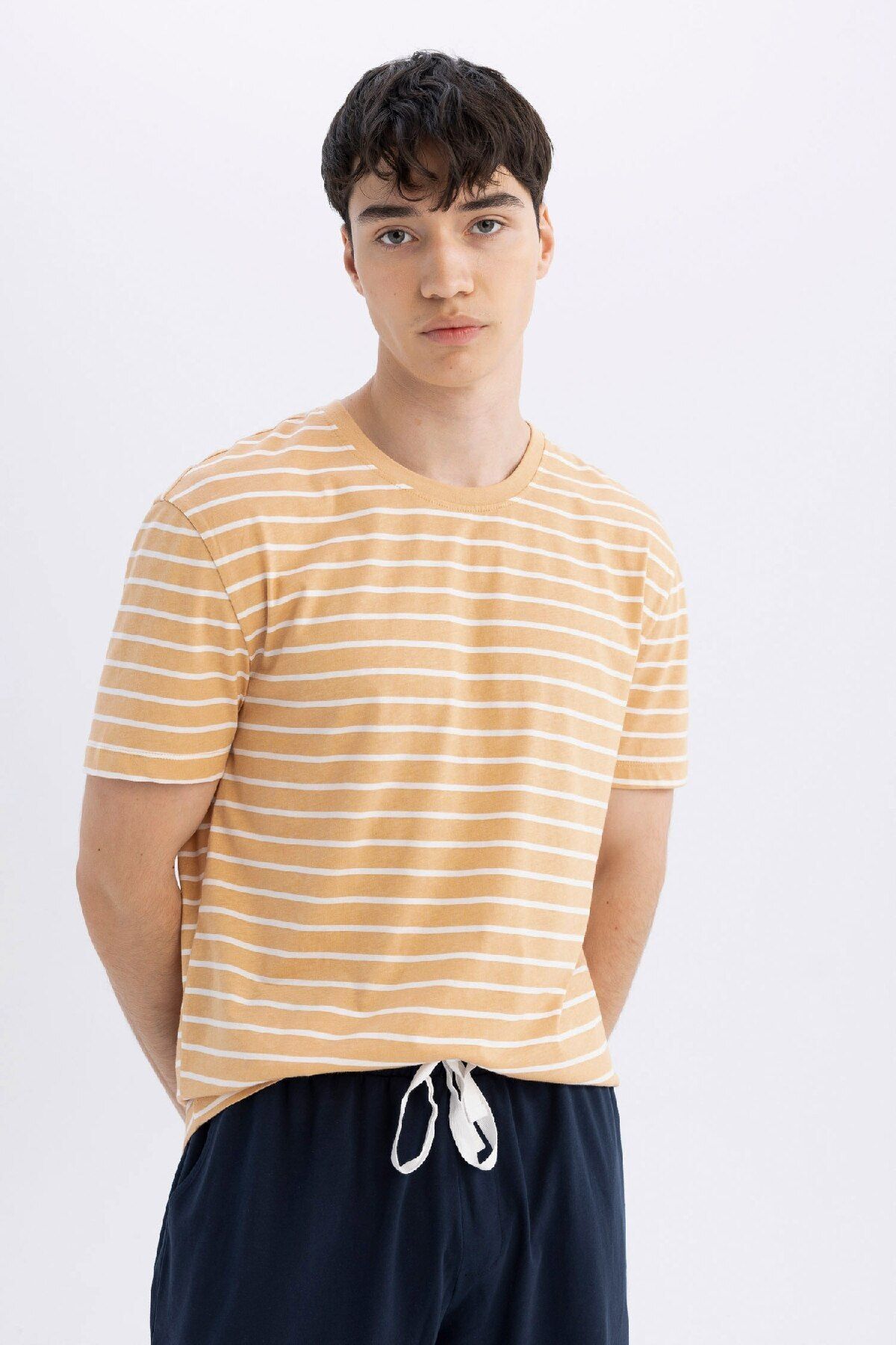 DeFacto-Reguler Length Pajama Set - Short Sleeve Top with Stripe Border and Lace-Up Shorts 3