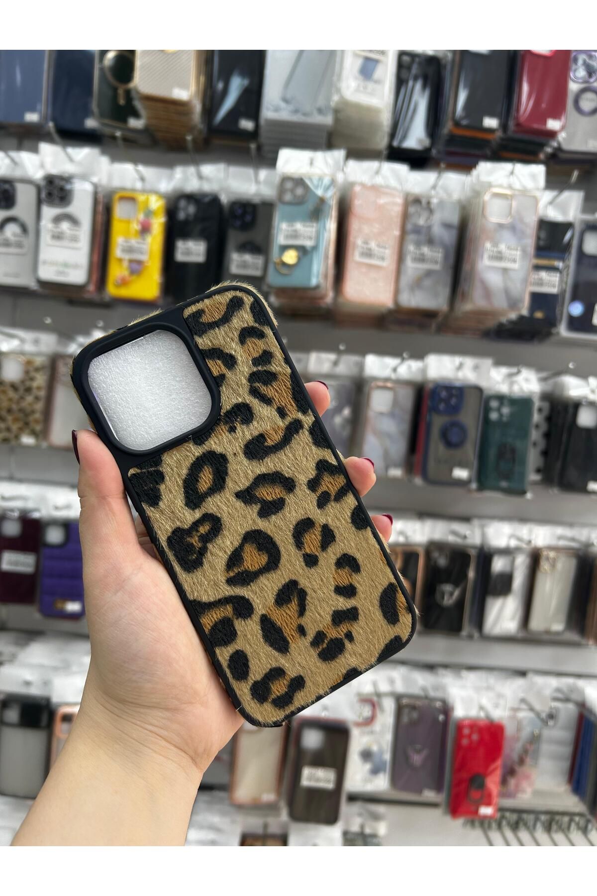 TECNOTREND Apple iPhone 14 PRO MAX Tüylü Leopar silikon kılıf