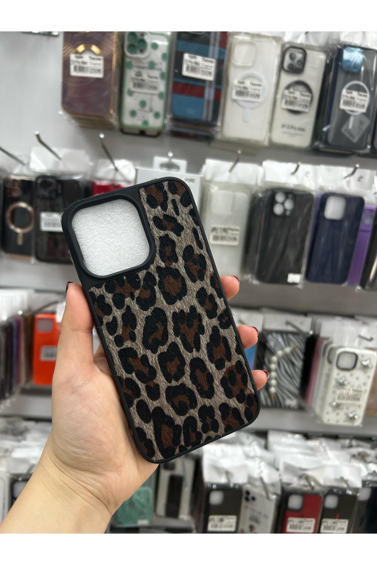 TECNOTREND Apple iPhone 14 PRO MAX Tüylü Leopar silikon kılıf