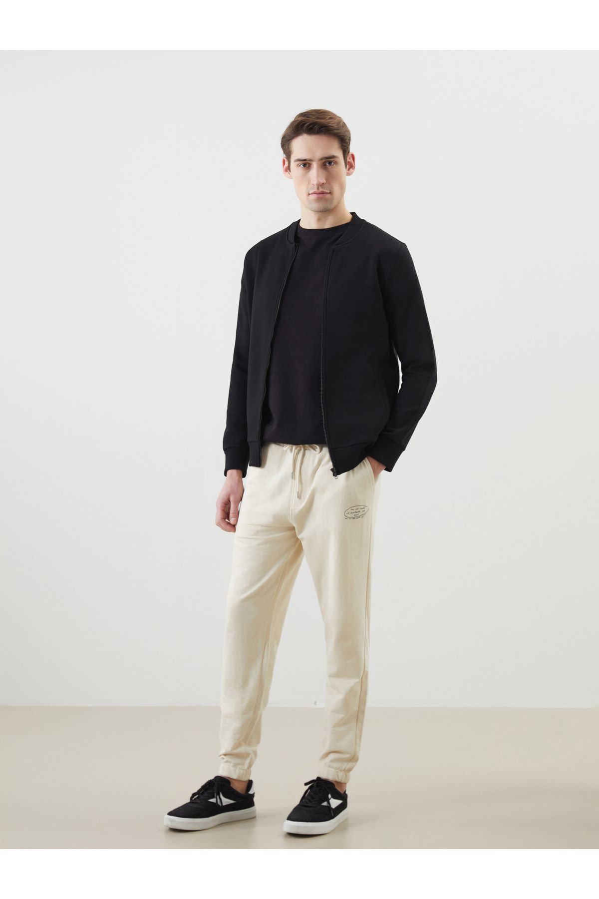 LC Waikiki-Standard Fit férfi kocogó nadrág 1
