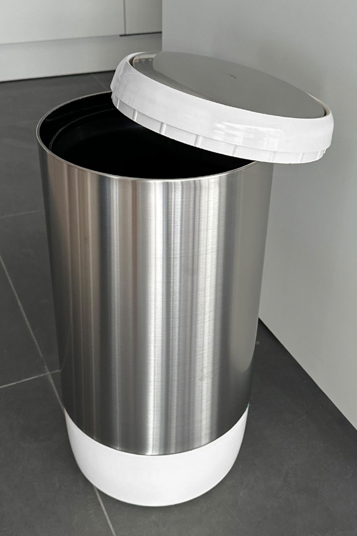 Prima Nova-Lima 30 Lt Trash Can White 4