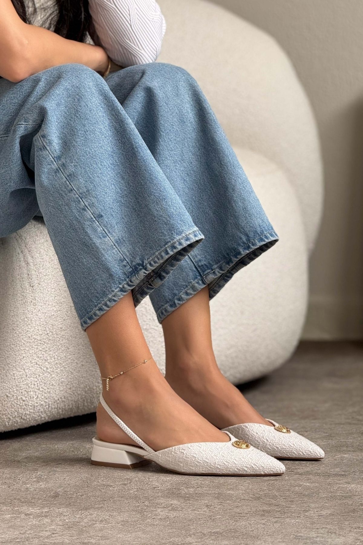 NİŞANTAŞI SHOES-Cassandra Weißer Teppich Accessoire Detail Kurzer Absatz Damen Babet 4