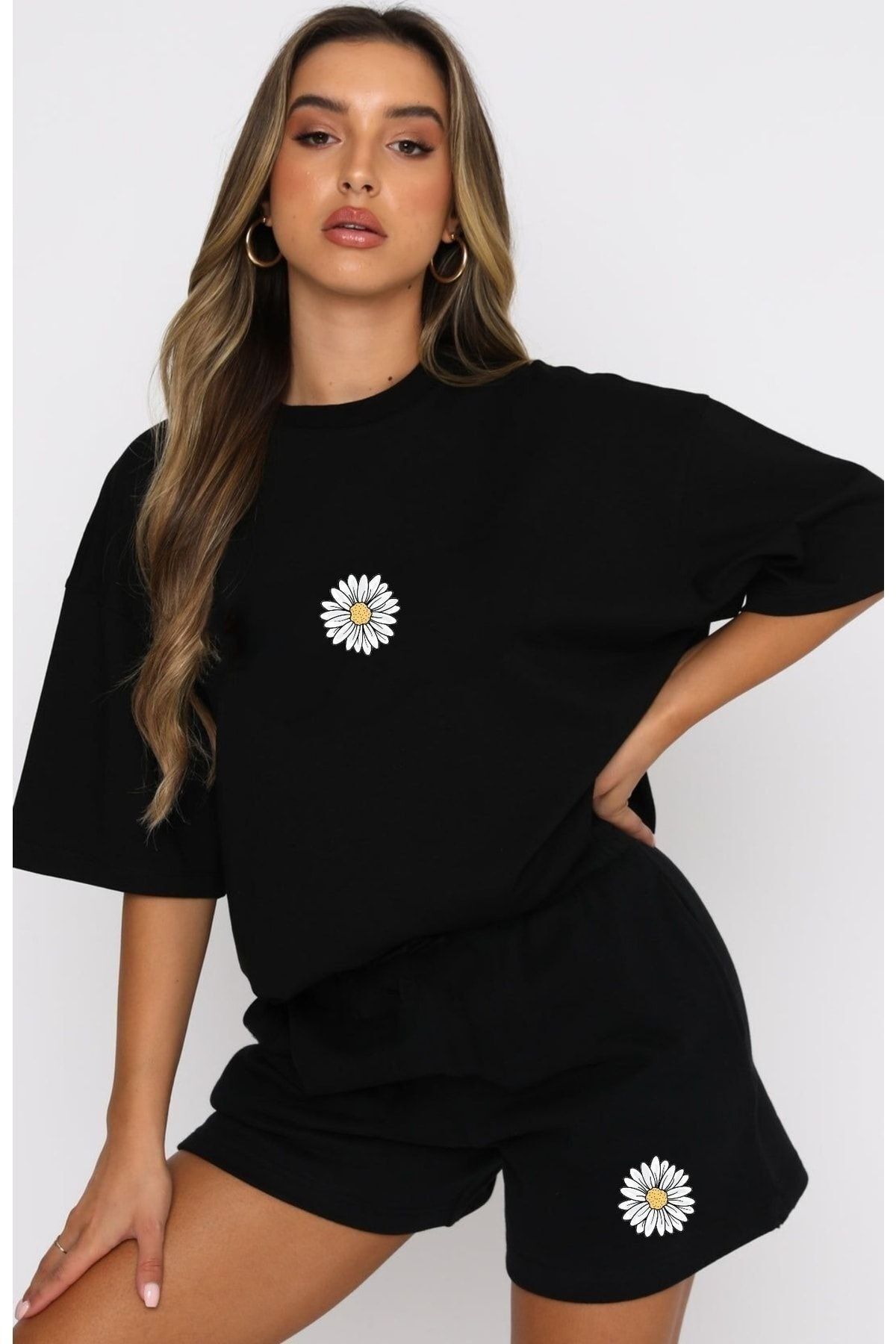 Trendglow Papatya Desen T-shirt Şort - Beyaz Siyah Şortlu Tişört Alt Üst Takım Baskılı Oversize Bisiklet Yaka