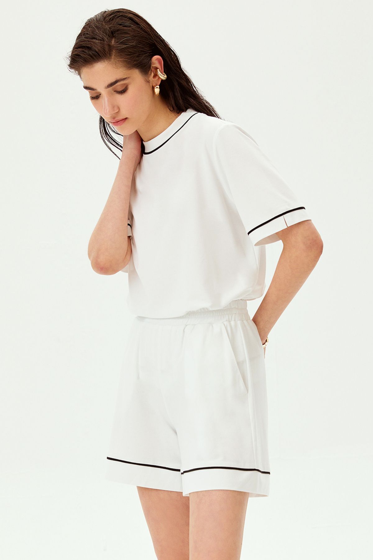 Allyco-Short Regular Knitted Shorts with Elastic Waistband and Stripe Detail 8