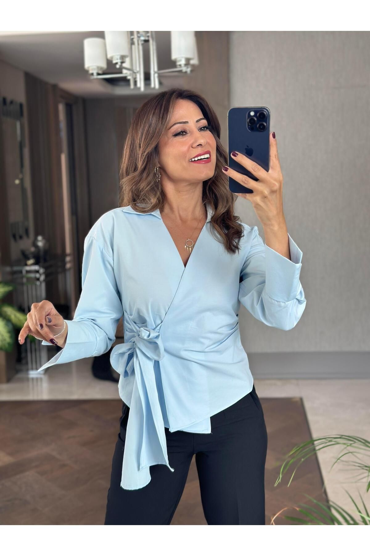 Forlady Butik Bebe Mavi Yandan Bağlamalı Kruvaze Yaka Kadın Gömlek