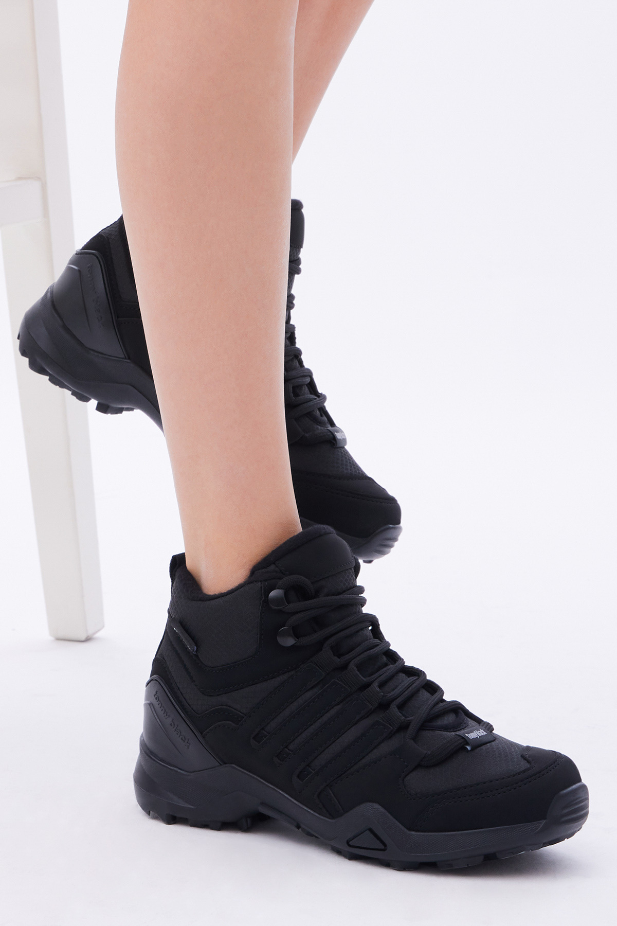 Tonny Black Unisex Siyah Rahat Kalıp Yanı Şerit Detaylı Bağcıklı Trekking Bot görsel 3