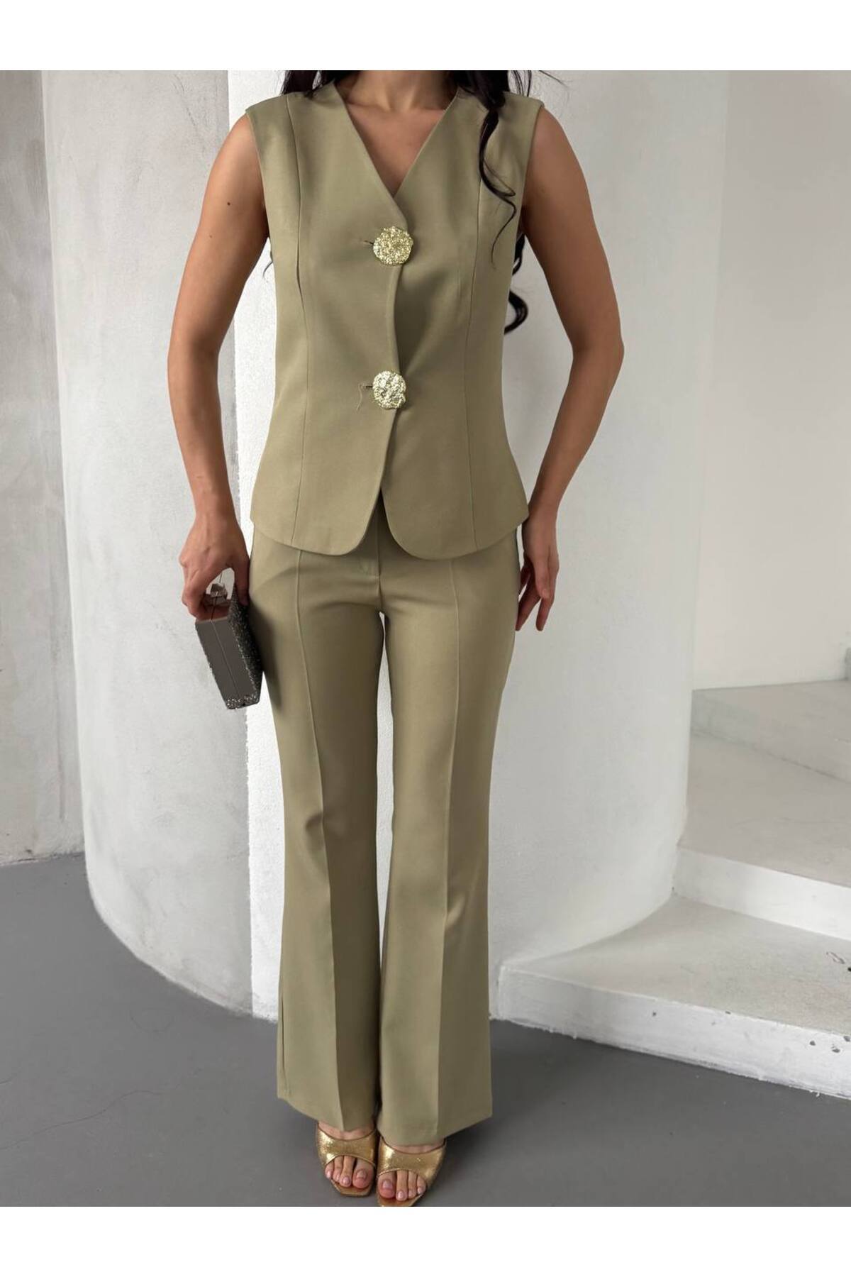 Ensemble veste et pantalon kaki femme à boutons dorés - Görsel 7